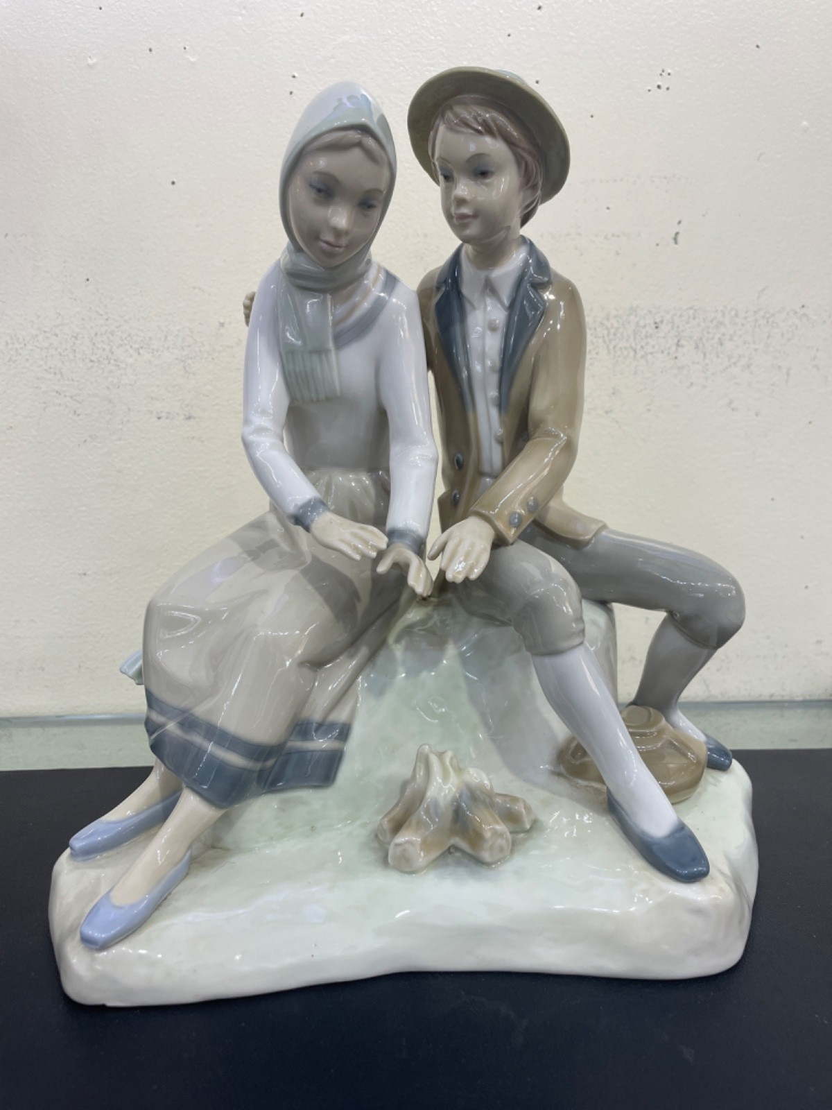 Rare Retired Zaphir (by Lladró) Porcelain Figurine Couple by the Campfire 10.5 Rare Retired Zaphir (by Lladró) Porcelain Figurine Couple by the Campfire 10.5