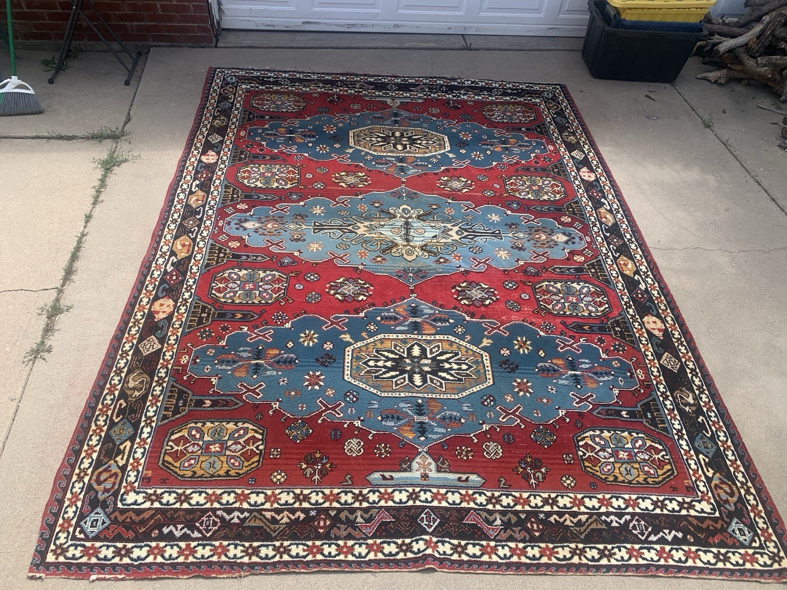 Traditional Hand Knotted Khazak Wool Rug / 10’ X 7’ Natural Dyes Bold Design