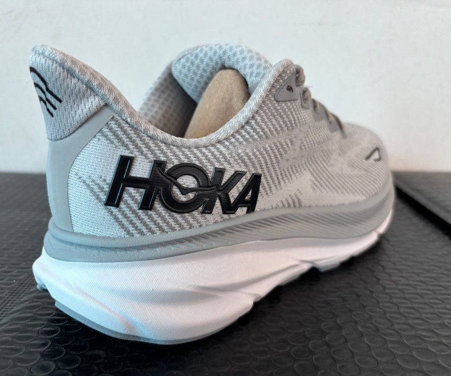 Mens Hoka Clifton 9 Gray Running Shoes Sneakers -- US Size 10.5 No Box Mens Hoka Clifton 9 Gray Running Shoes Sneakers -- US Size 10.5 No Box