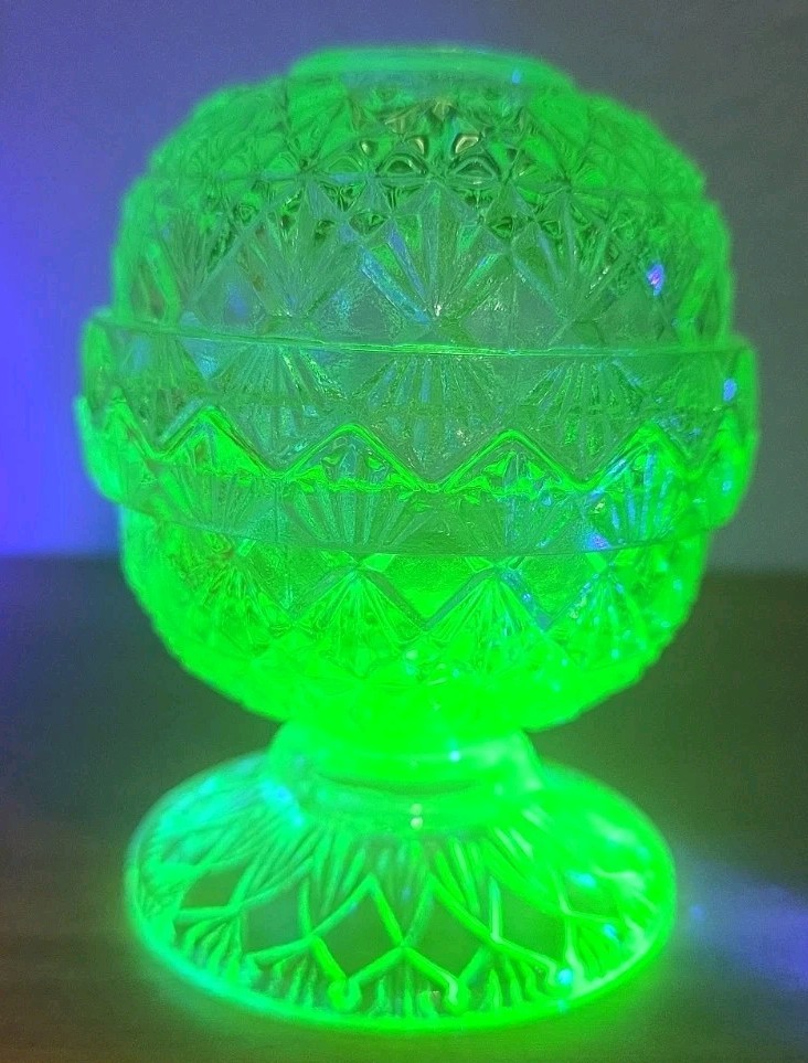 Wilkerson? Signed Glass Uranium Glow Fairy Lamp 4 1/2\
