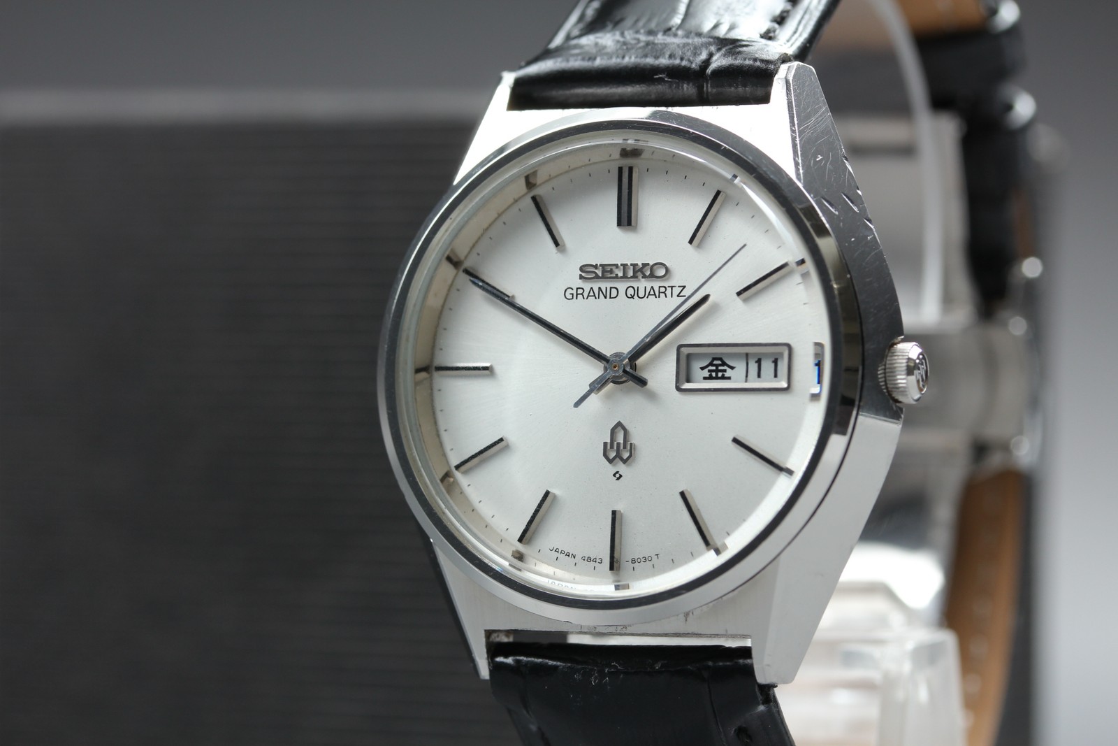 Vintage 1975[N MINT] Seiko Grand Quartz 4843-8040 Day-Date 37mm Mens Watch JAPAN