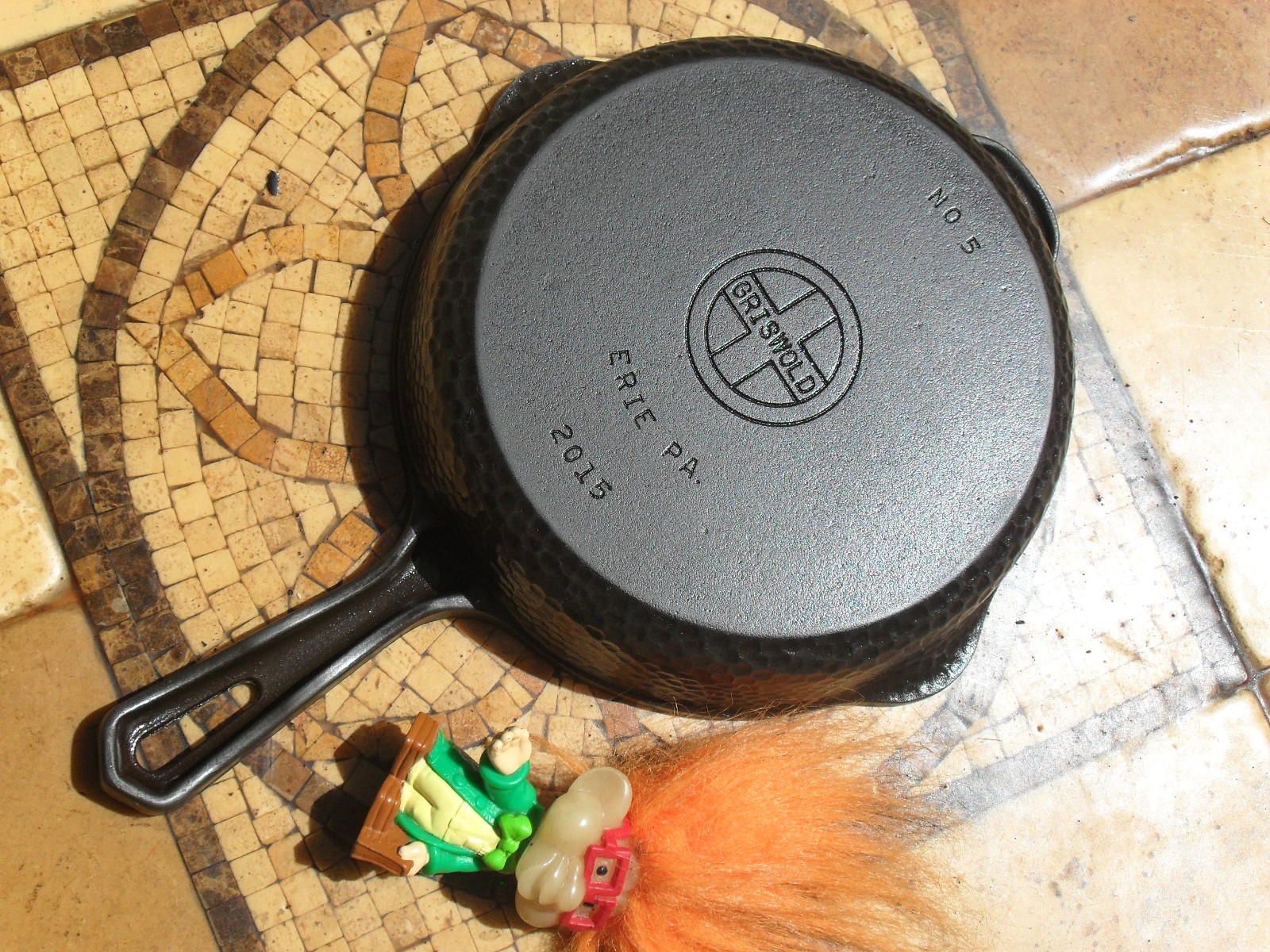 Griswold 5 Hammered Hinged Cast Iron Skillet #2015 Griswold 5 Hammered Hinged Cast Iron Skillet #2015