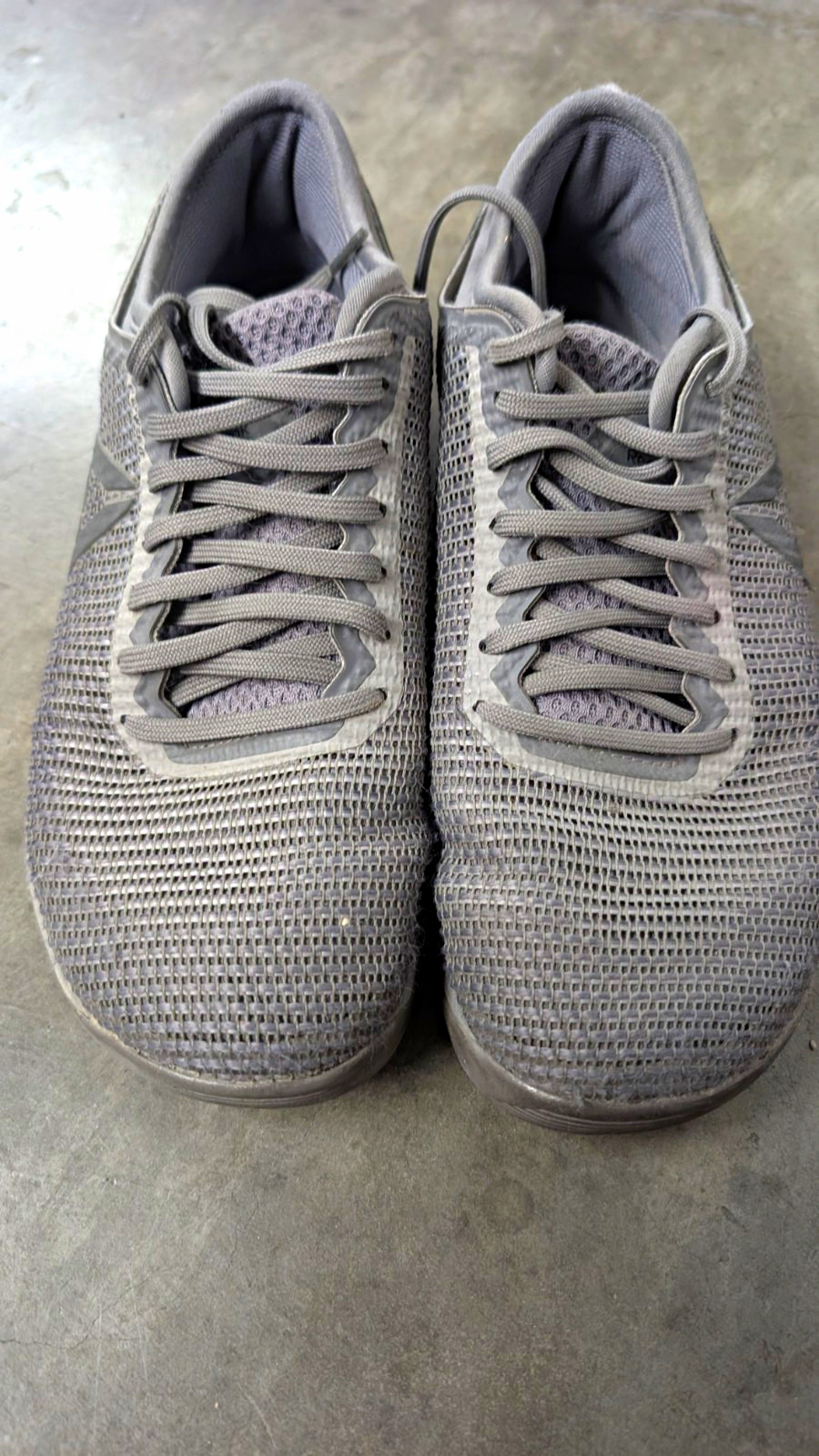Reebok Gray Lace-Up Low Top Athletic Sneaker, Solid, Unisex Adults