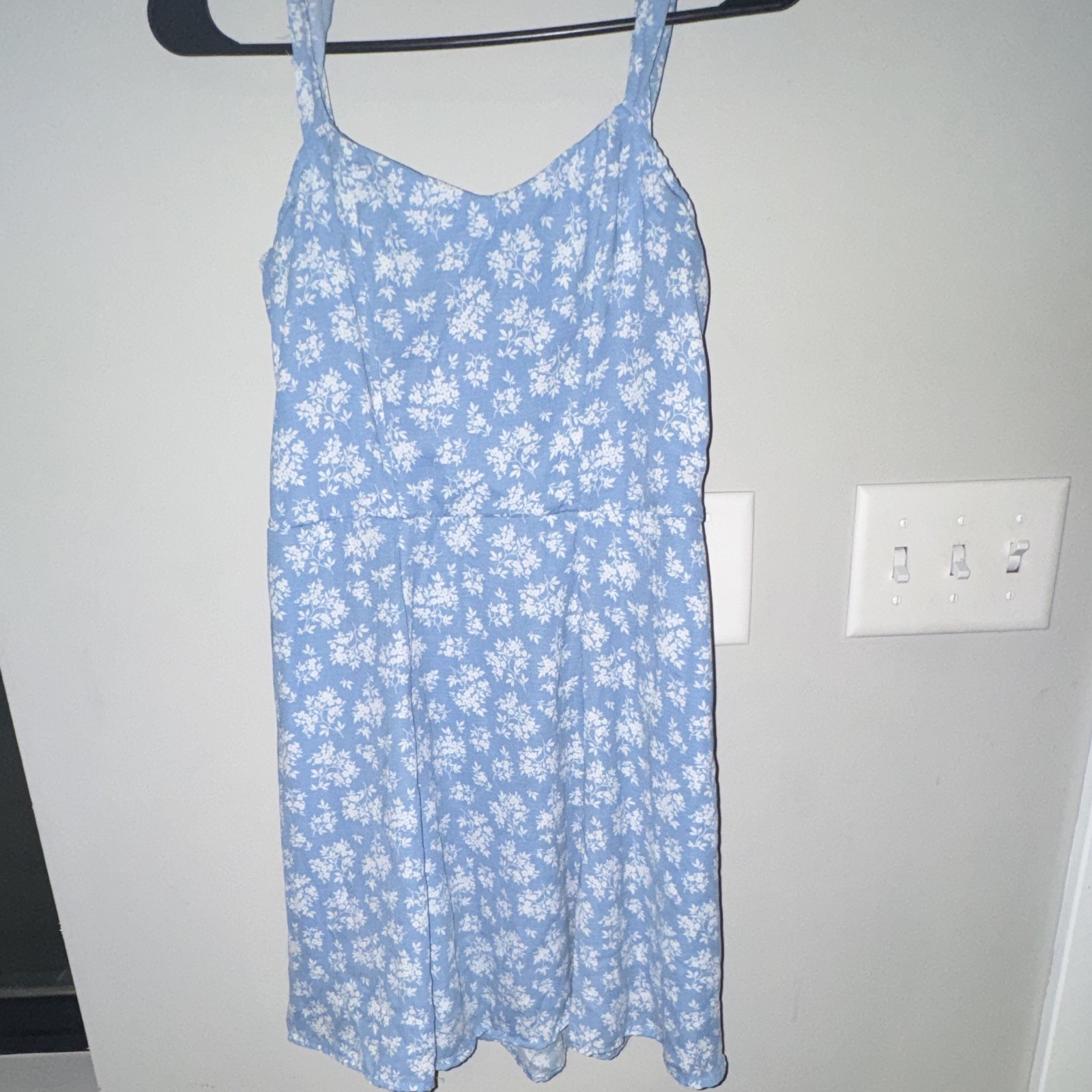 SHEIN Women\'s Blue White Floral V-Neck Strappy Smocked Short Sundress M