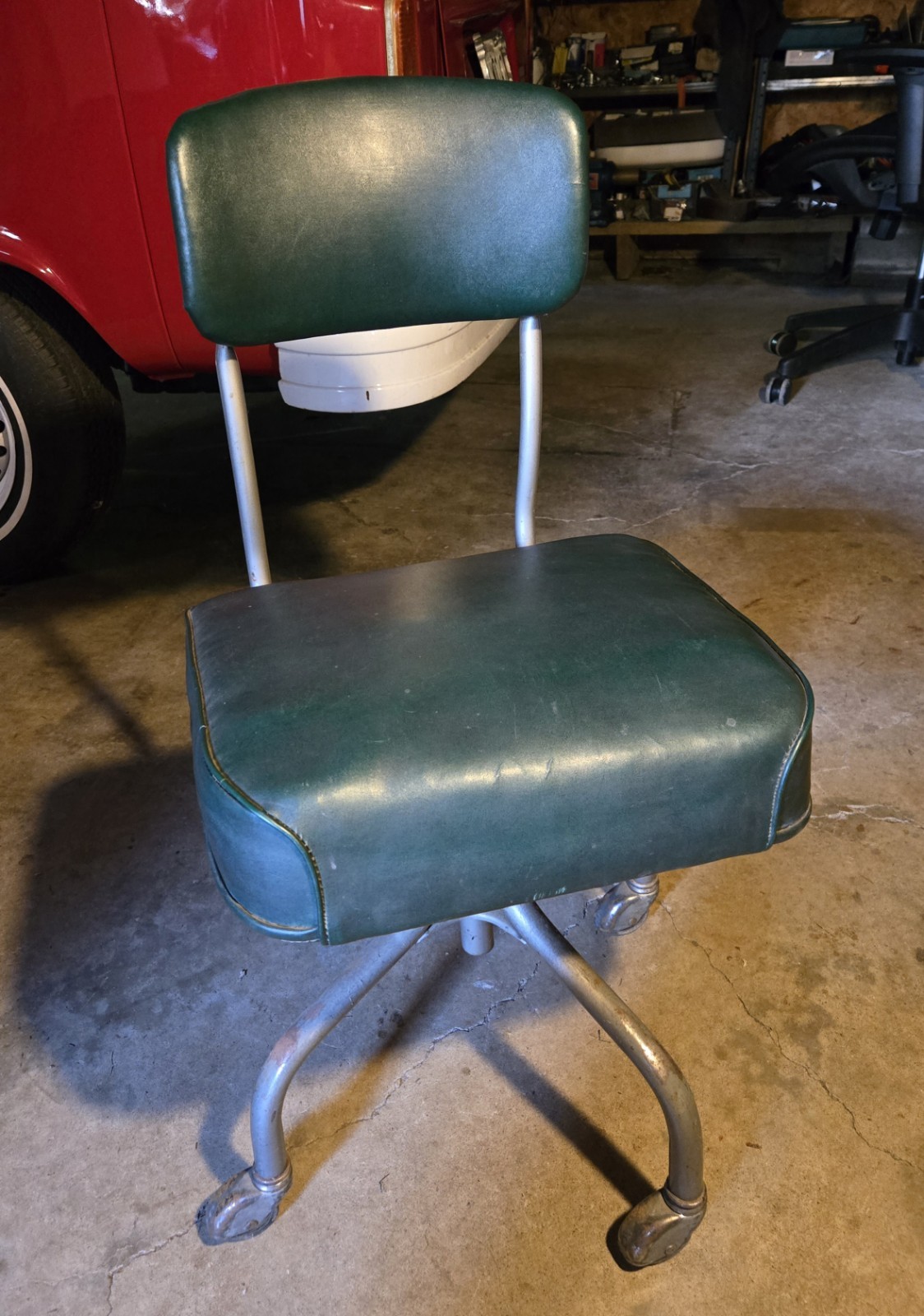 Vintage Mid- Century Industrial Steelcase Office Chair Excellent Condition Vintage Mid- Century Industrial Steelcase Office Chair Excellent Condition