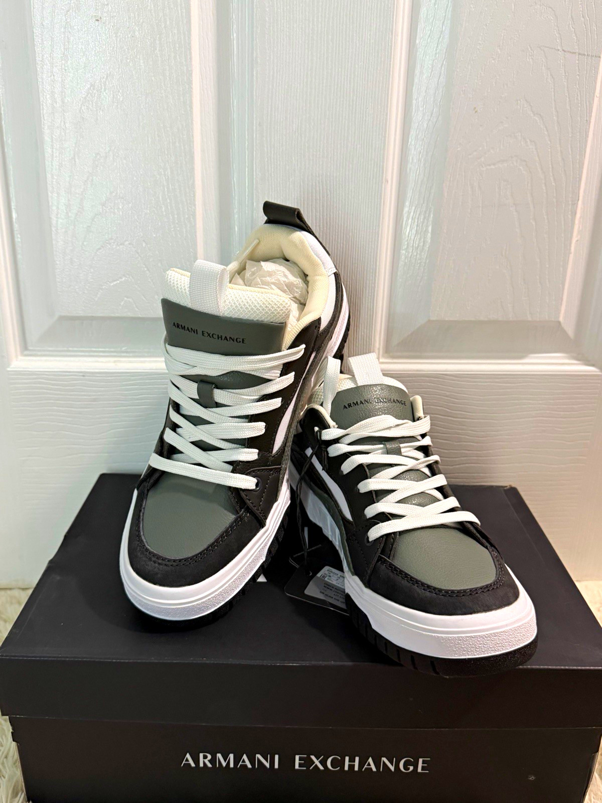 Armani Exchange XUX222 XV860 Men’s Low Top Lace-Up Sneakers Gray Black White