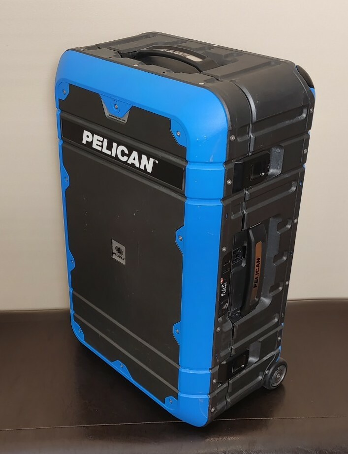 Pelican Elite Luggage Series carry-on case - Glue Residue - No combo Lock - USED