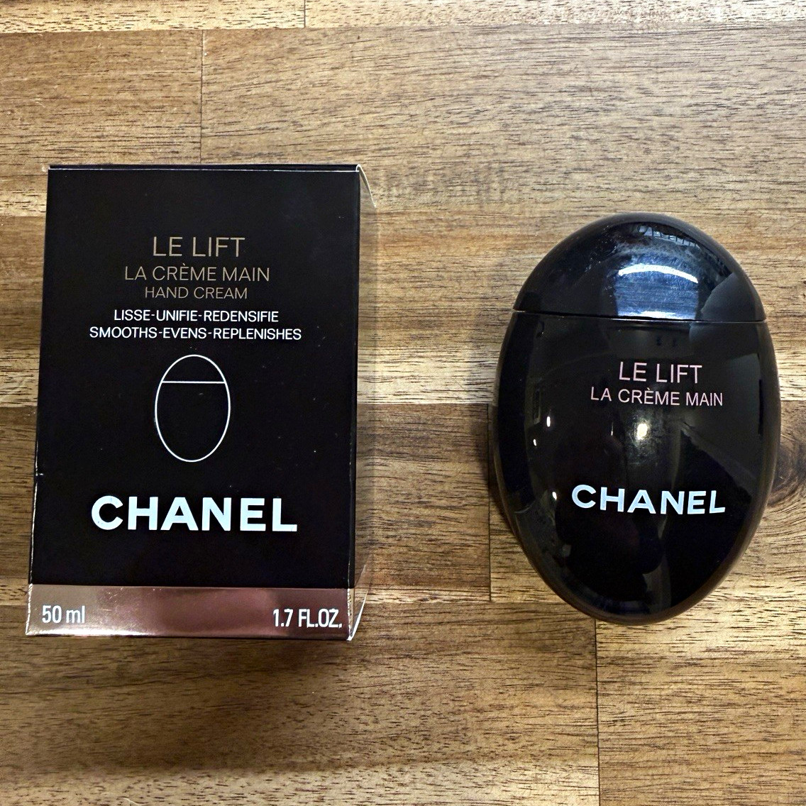 CHANEL Le Lift Hand Cream Moisturizer Cream 1.7 fl oz CHANEL Le Lift Hand Cream Moisturizer Cream 1.7 fl oz