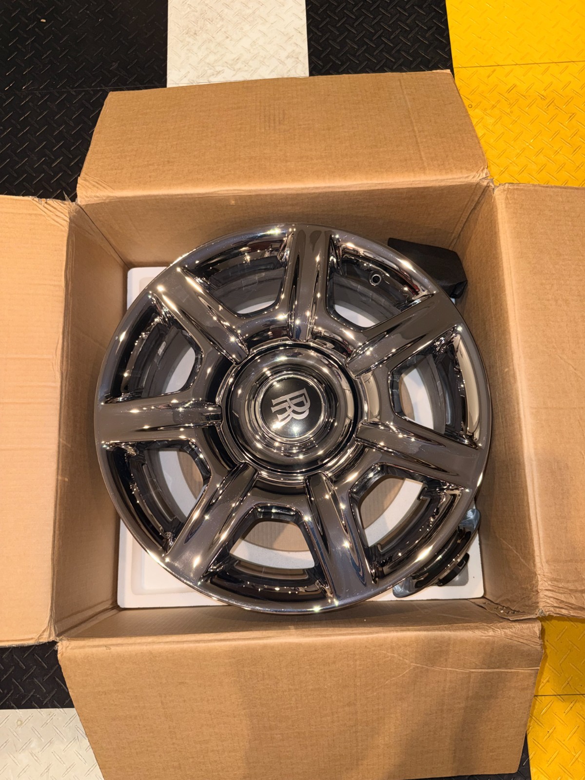 Rolls Royce Wheels Set of + Floating RR Caps OEM
