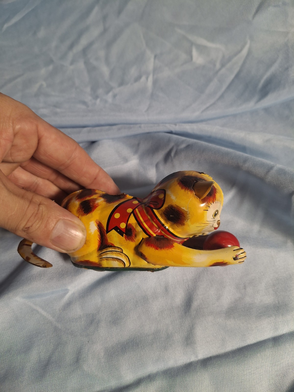 VTG 1940s Occupied Japan Tin & Celluloid Cat Ball & Roll Over Tail Wind Up Works VTG 1940s Occupied Japan Tin & Celluloid Cat Ball & Roll Over Tail Wind Up Works