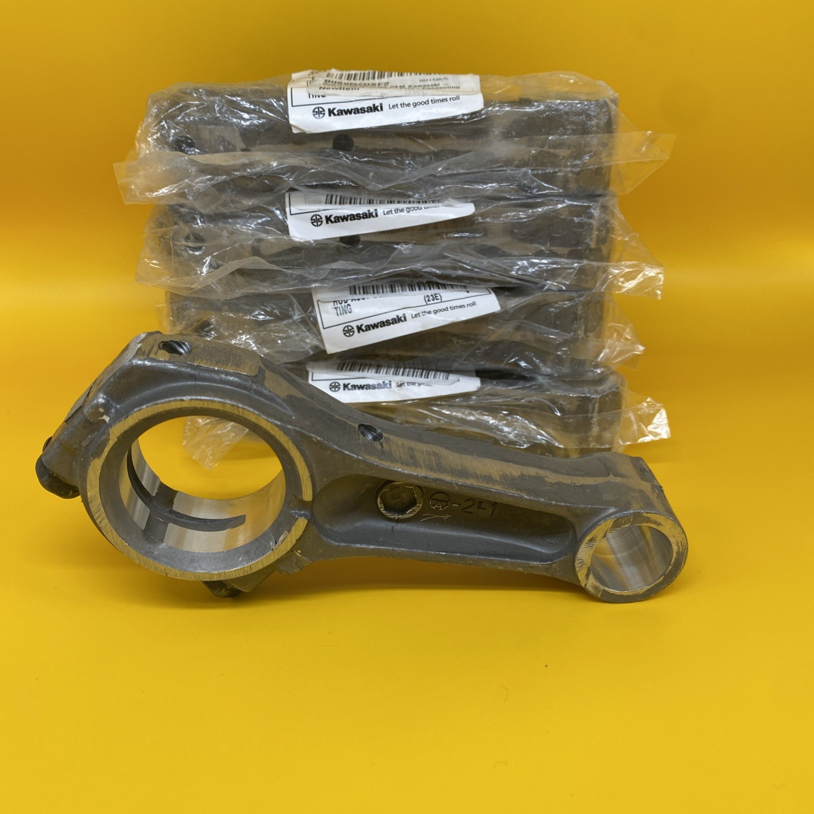 New OEM Kawasaki Connecting Rod Assembly 13251-2077 FE290D STD Genuine
