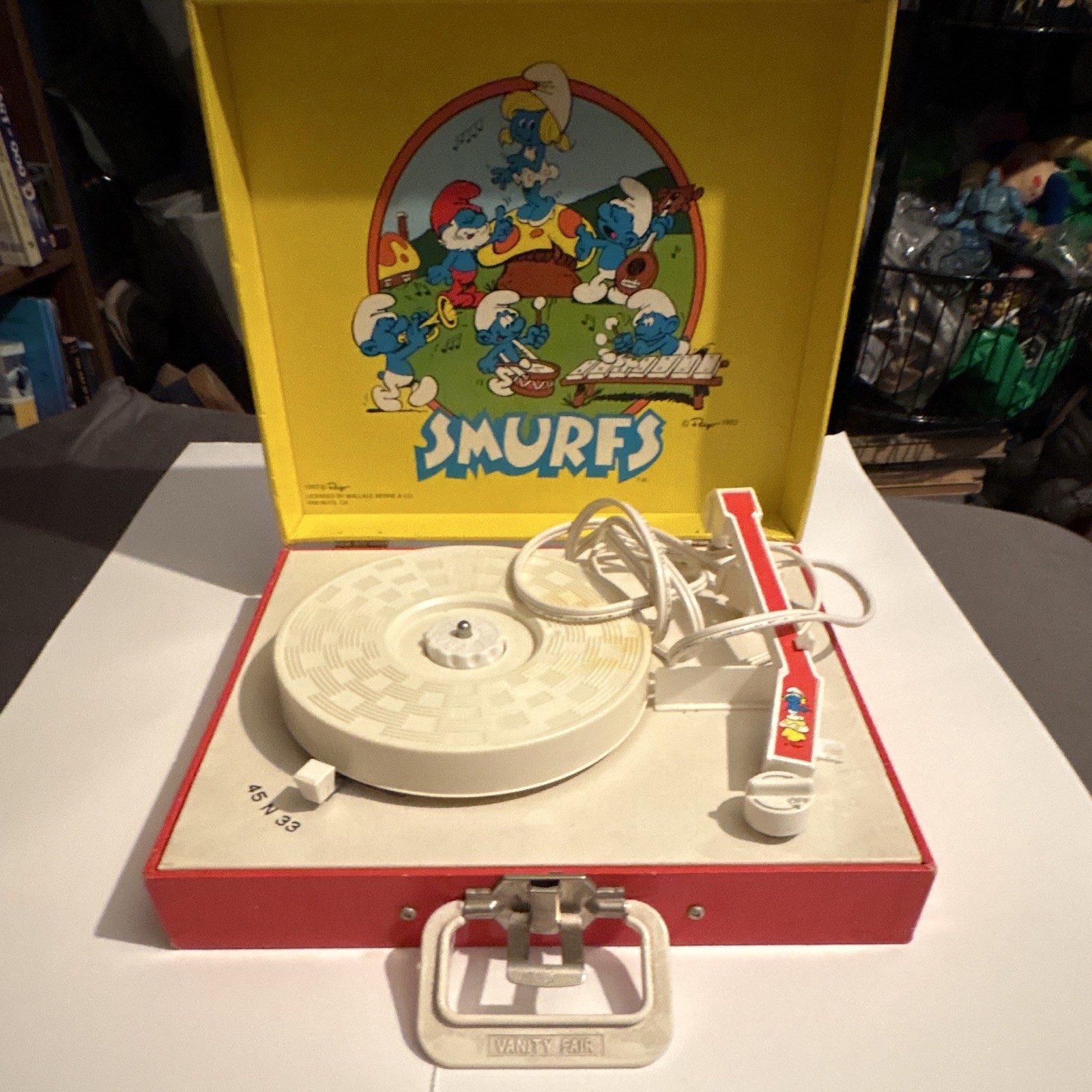 1982 Vintage Vanity Fair Smurfs Portable Record Player w/Carrying Case Model 129 1982 Vintage Vanity Fair Smurfs Portable Record Player w/Carrying Case Model 129