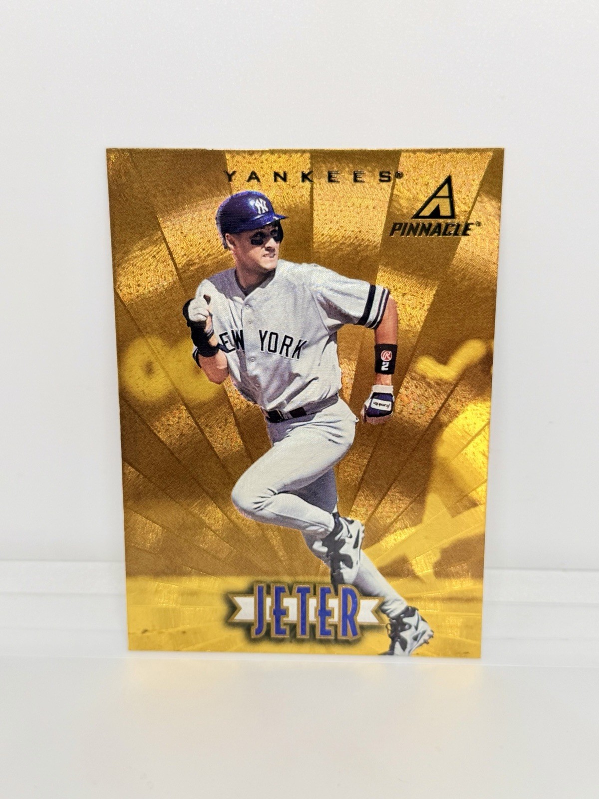 DEREK JETER 1997 New Pinnacle Museum Collection Gold Foil New York Yankees #53 DEREK JETER 1997 New Pinnacle Museum Collection Gold Foil New York Yankees #53