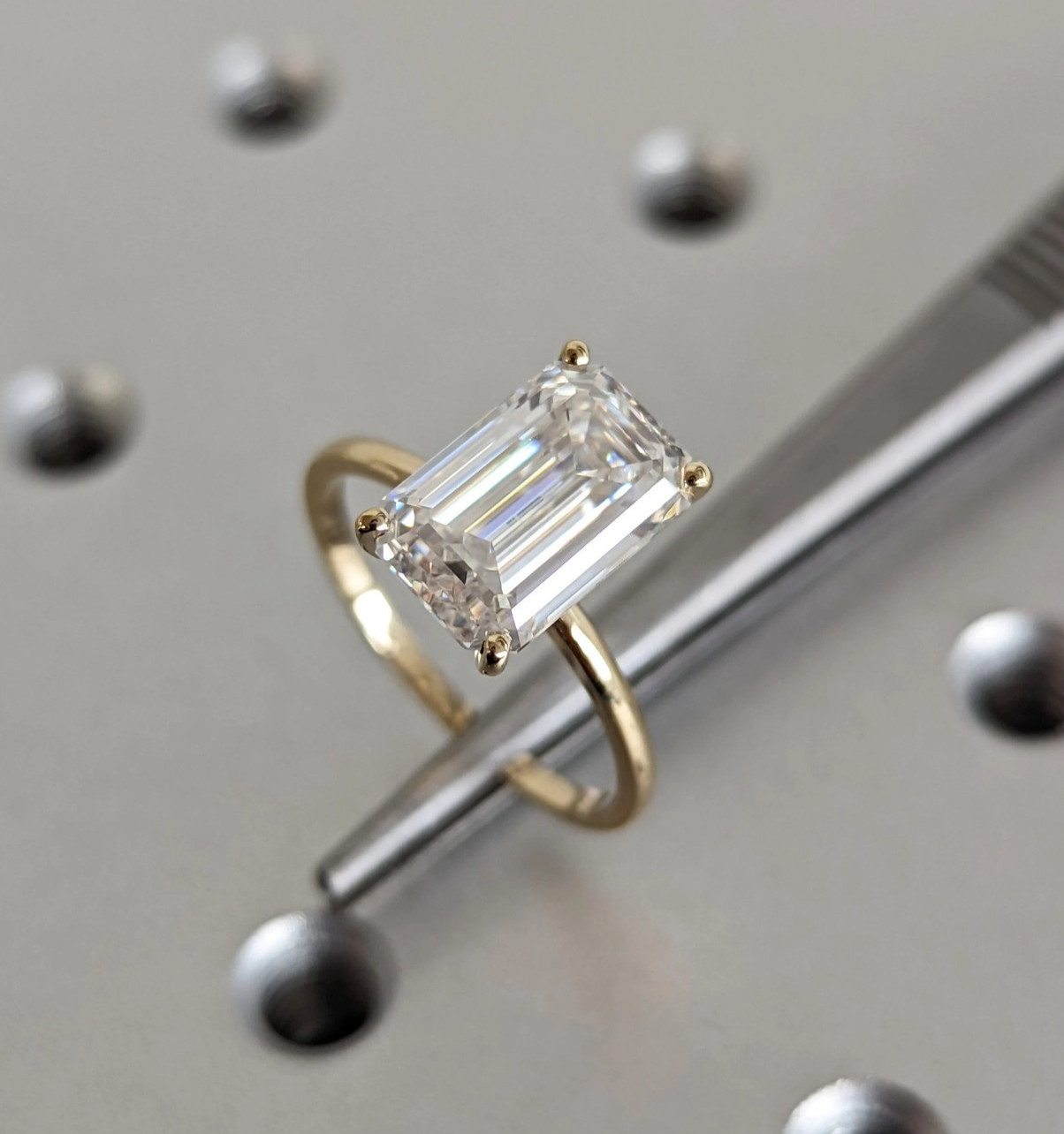 Rare 4.70 Ct Emerald Cut Certified White Diamond Solitaire Ring In 925 silver 