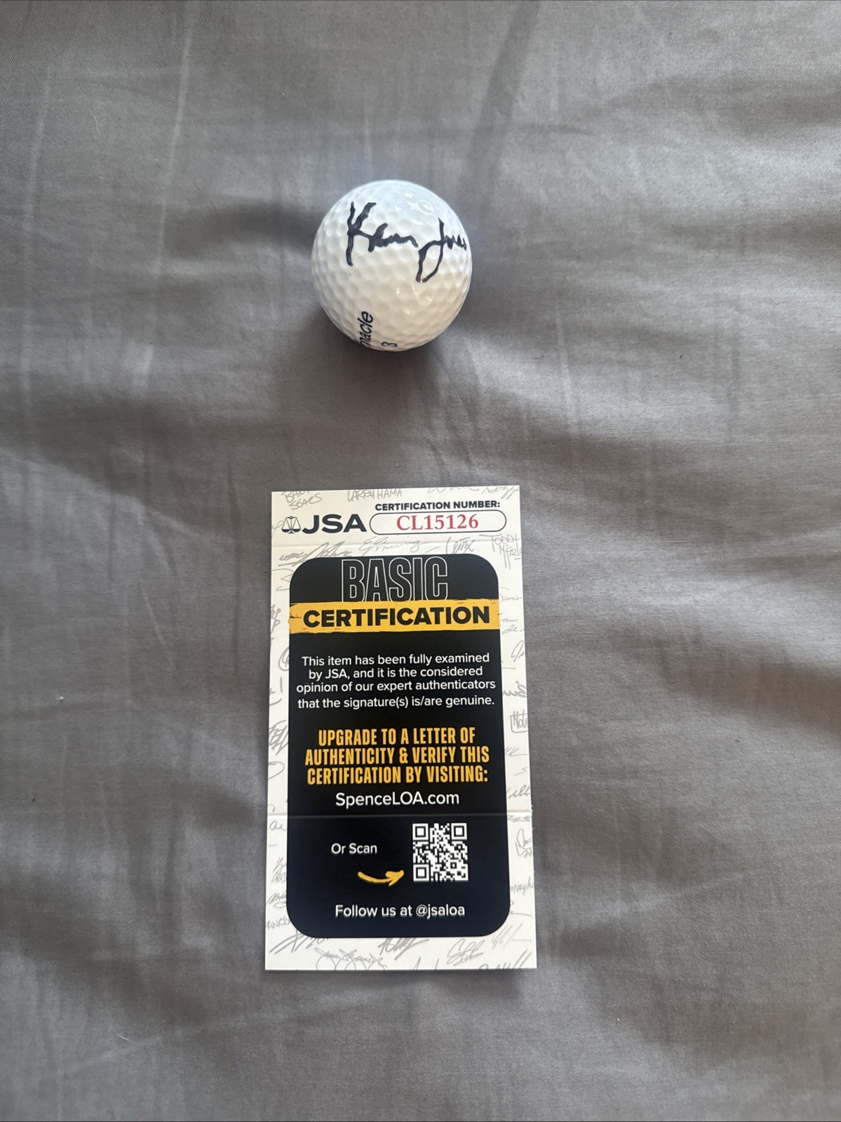 Kevin James Movie Actor comedian signed autographed golf Ball JSA Certified
