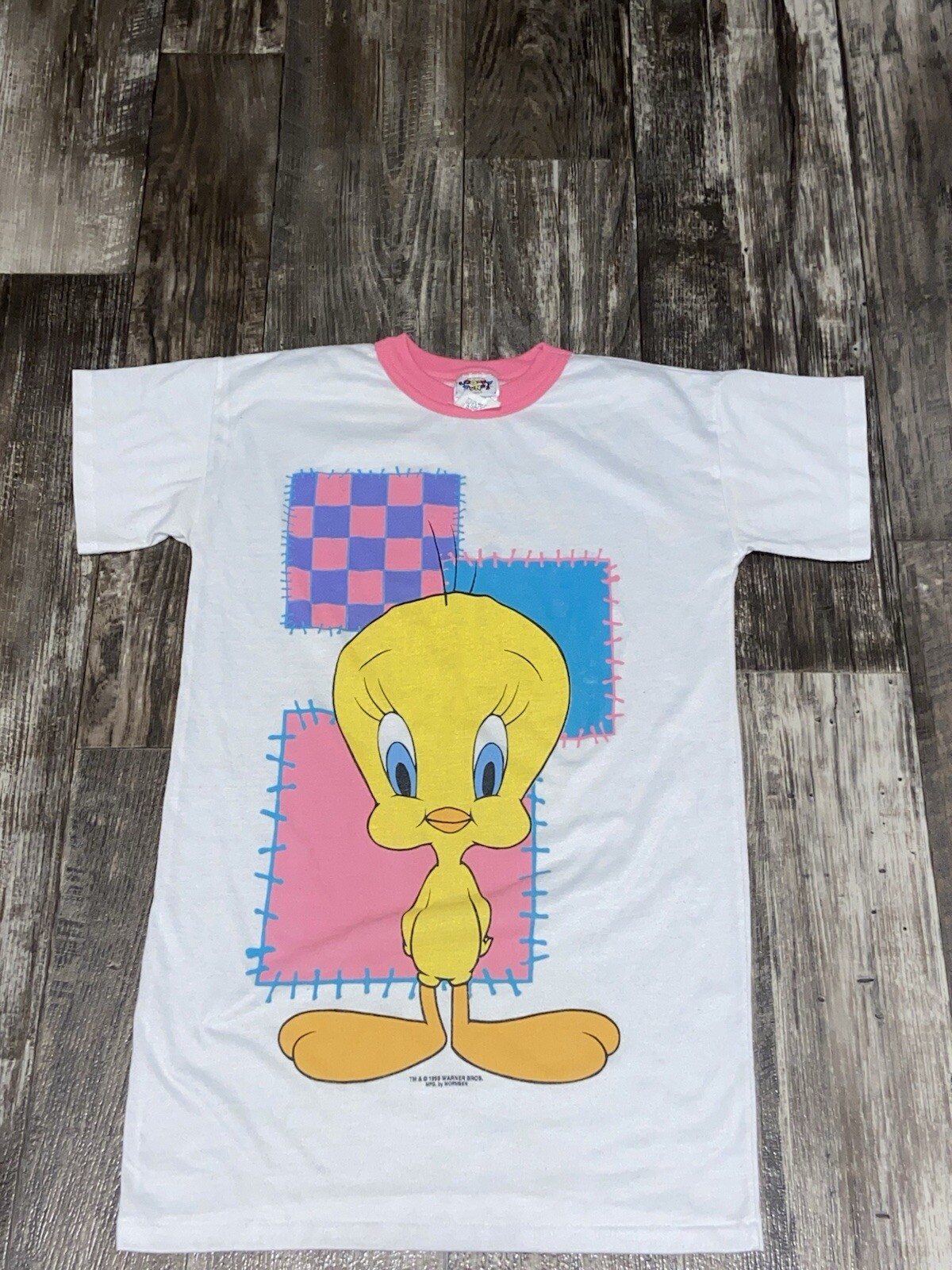 Vintage 1996 Looney Tunes Tweety Bird T-Shirt Women’s Single Stitch Size 10 Vintage 1996 Looney Tunes Tweety Bird T-Shirt Women’s Single Stitch Size 10