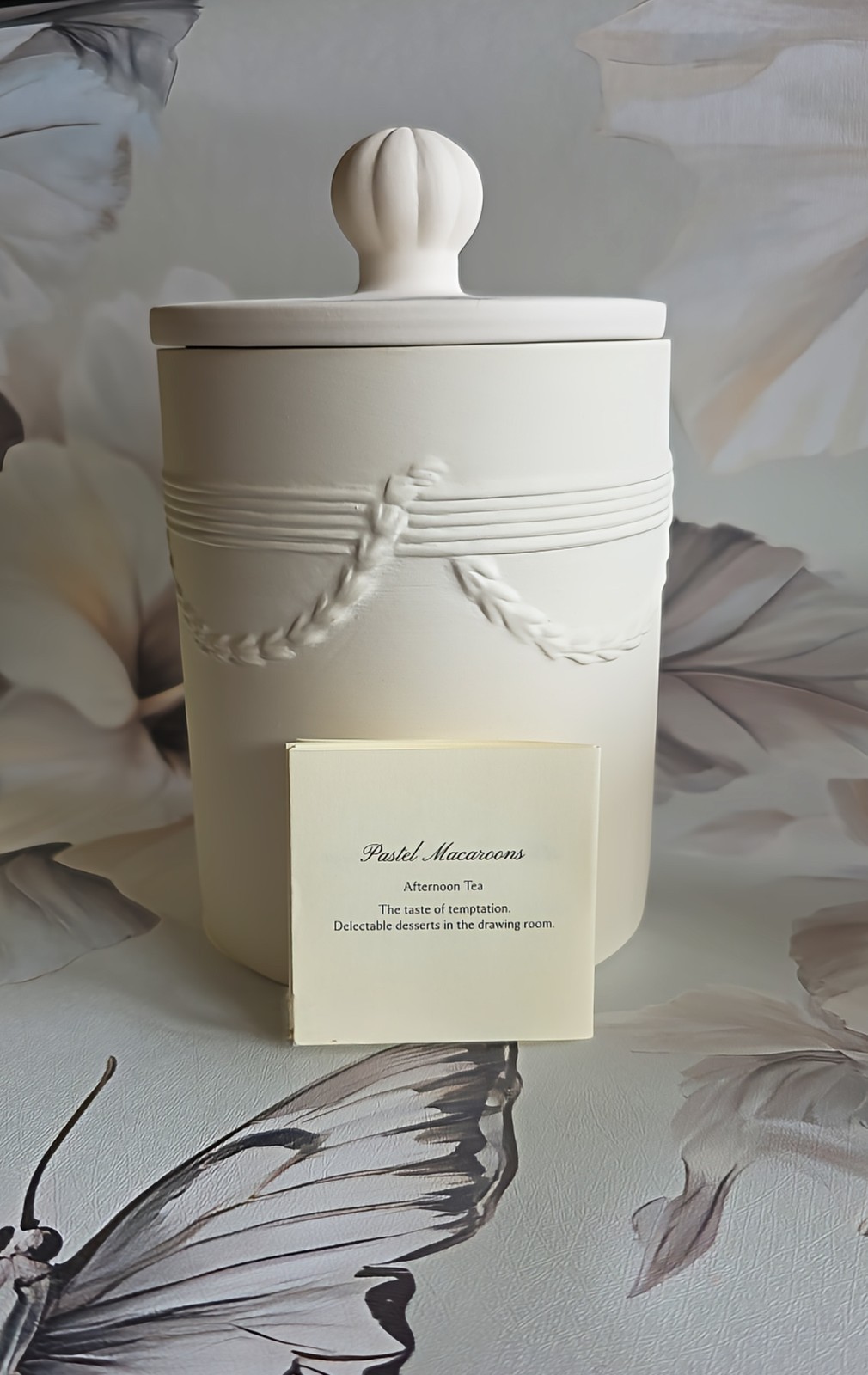 RARE Jo Malone Pastel Macaroons Townhouse Candle, original $140 now $90 RARE Jo Malone Pastel Macaroons Townhouse Candle, original $140 now $90