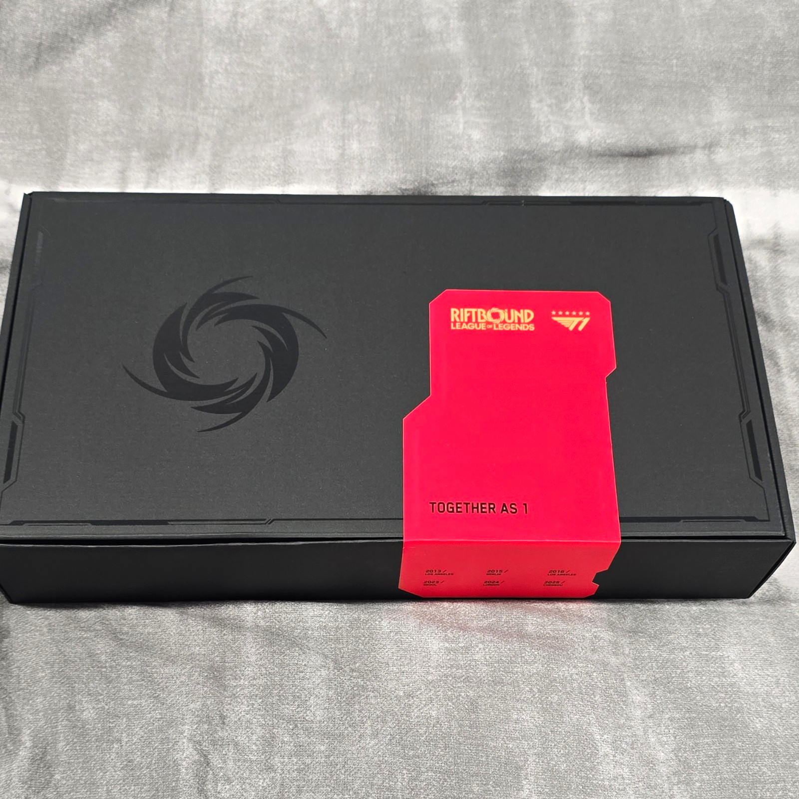 SEALED: Riftbound x T1 2025 Worlds Champion Signature Edition, IN-HAND, English