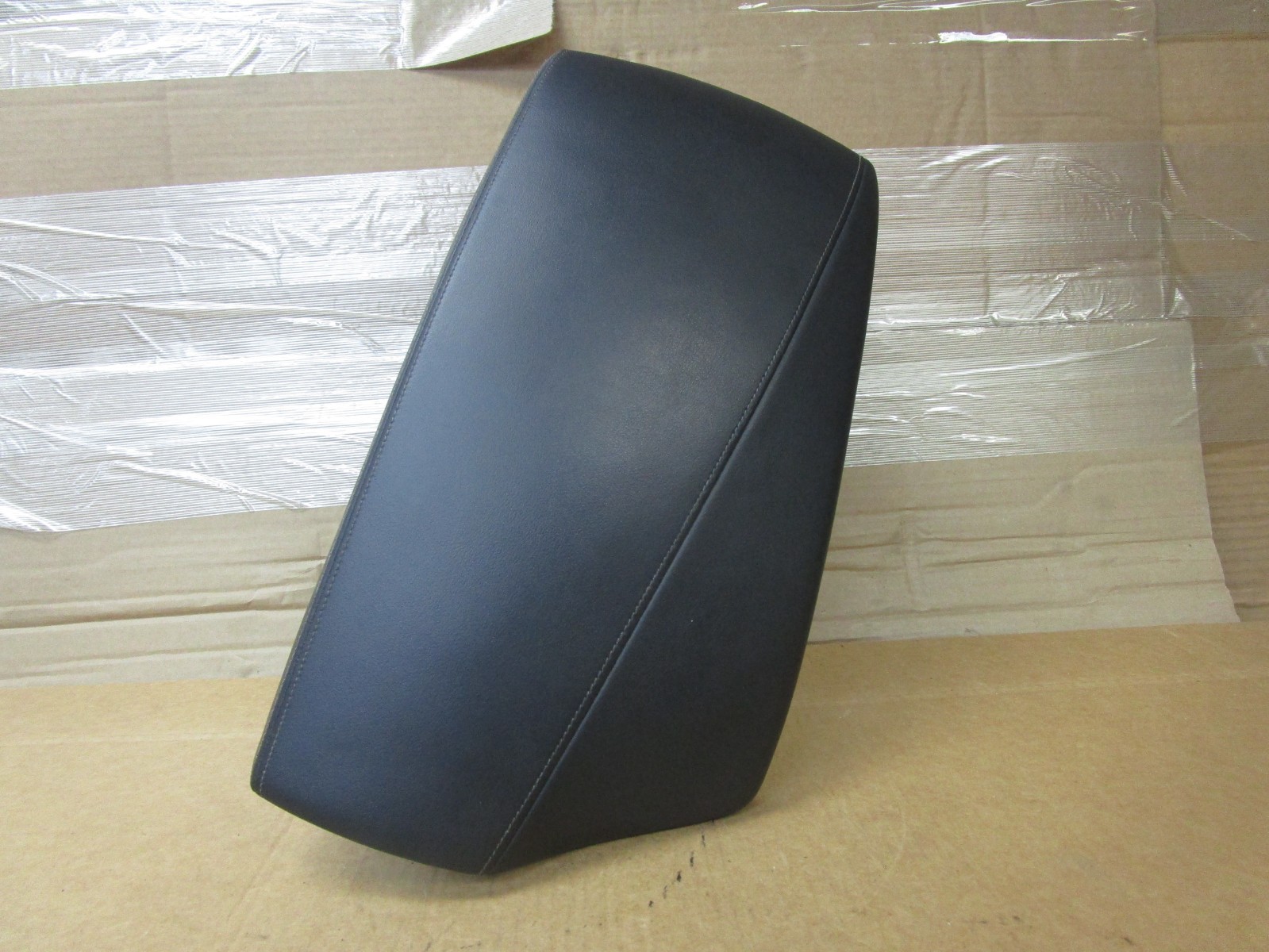 19-25 Infiniti QX50 Armrest Center Console Arm Rest Black Leather 2019-2025