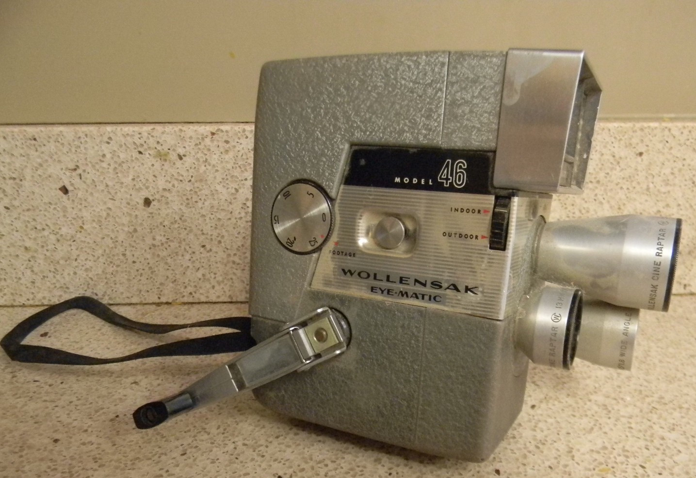 Vintage Wollensak Eye-Matic Model 46 8 mm Movie Camera - untested