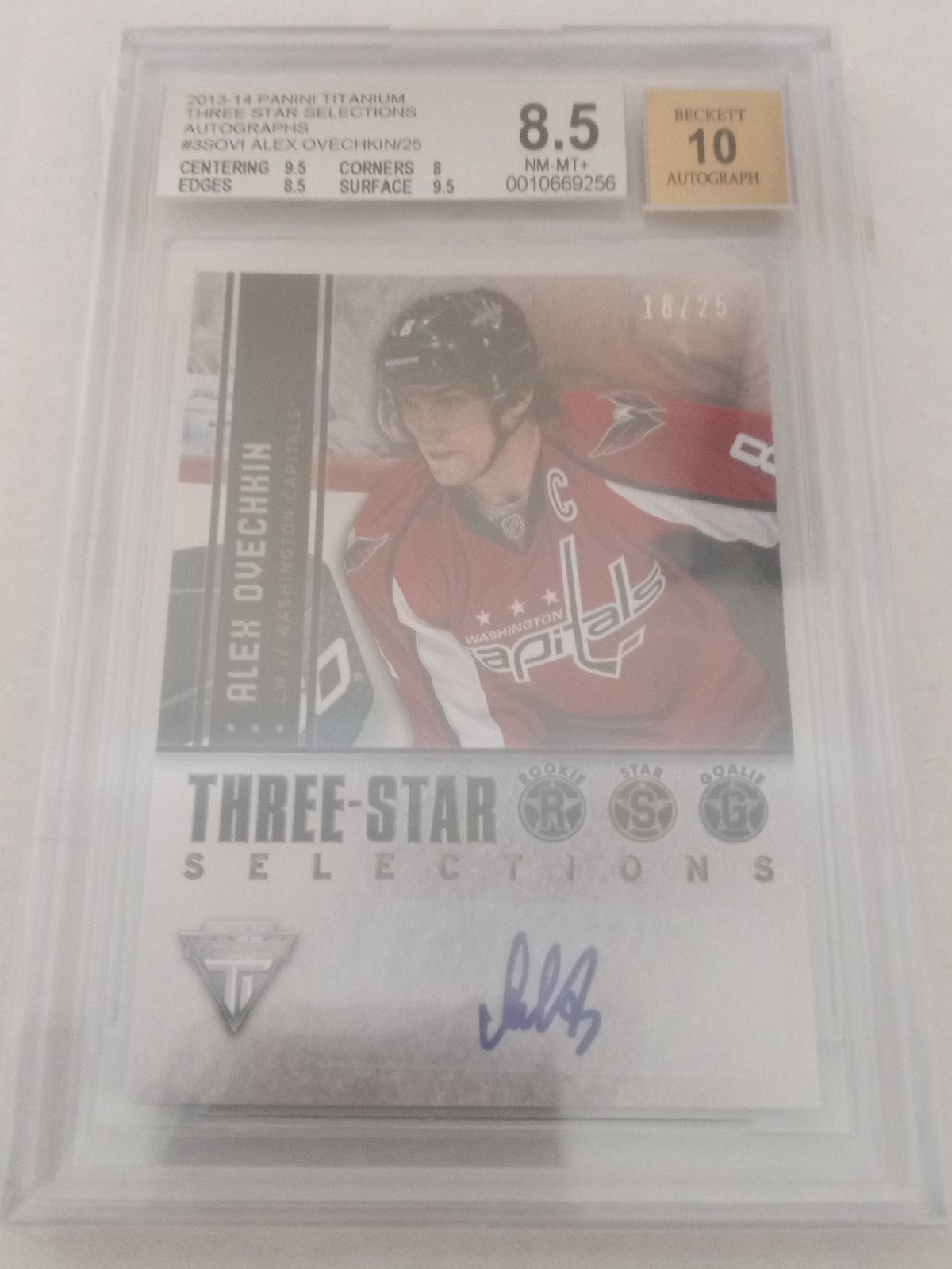 2013-14 Panini Titanium Three-Star Selections Auto #3S-OVI #18/25 Alex Ovechkin 2013-14 Panini Titanium Three-Star Selections Auto #3S-OVI #18/25 Alex Ovechkin