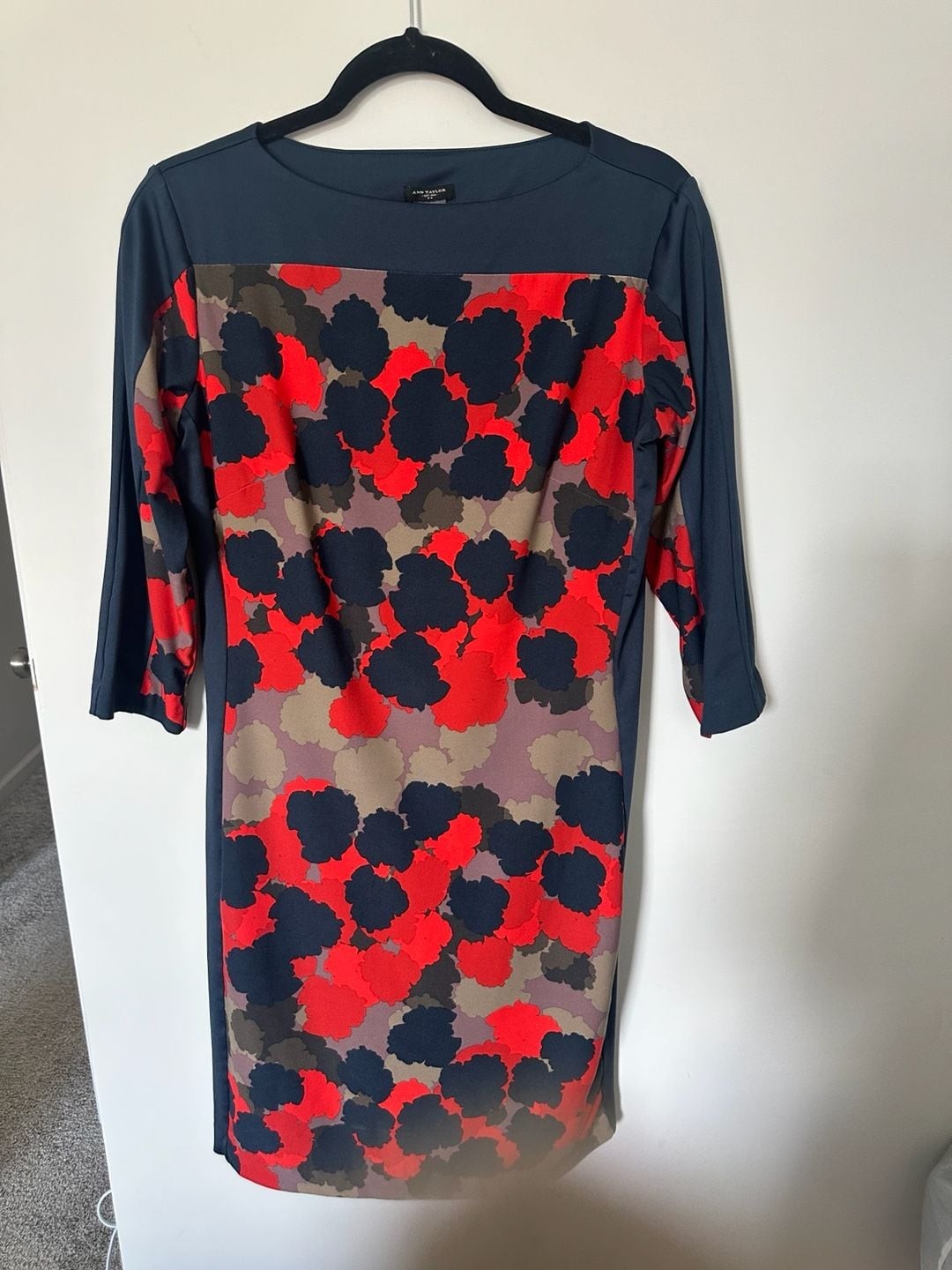 Ann Taylor Red And Navy Floral 3/4 Sleeve Sheath Dress