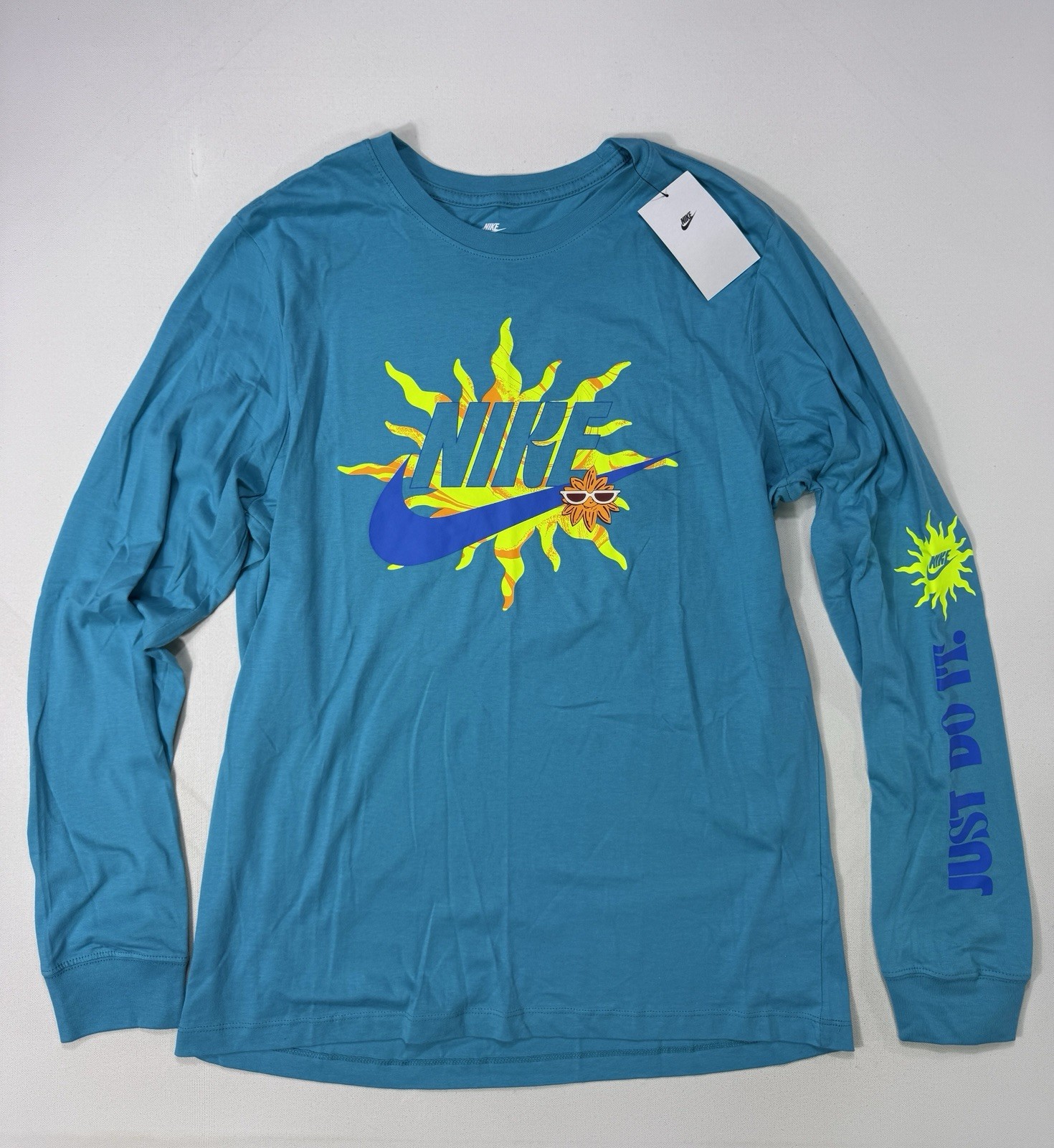 Nike Men\'s Large Long Sleeve Graphic T-Shirt Sun Logo NWT Blue FQ3750-345 Nike Men\'s Large Long Sleeve Graphic T-Shirt Sun Logo NWT Blue FQ3750-345