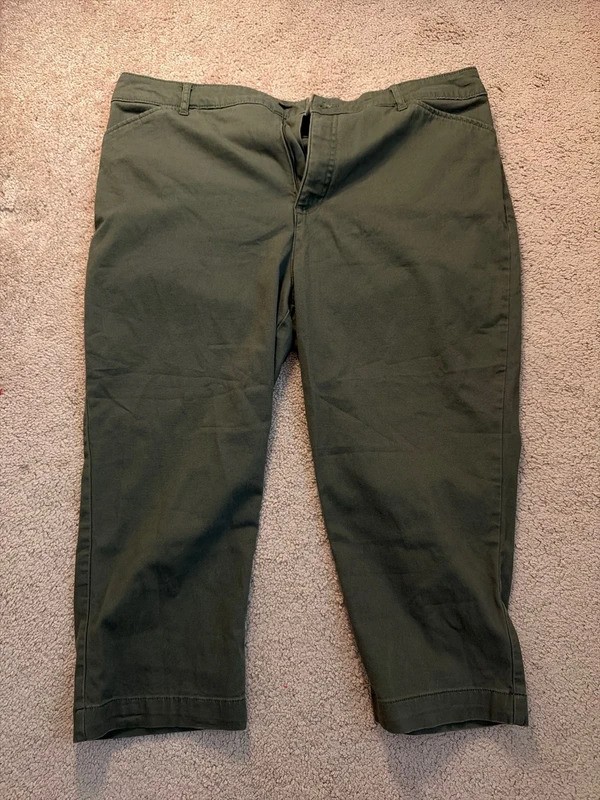St John’s Bay - Woman’s Capri Pants St John’s Bay - Woman’s Capri Pants