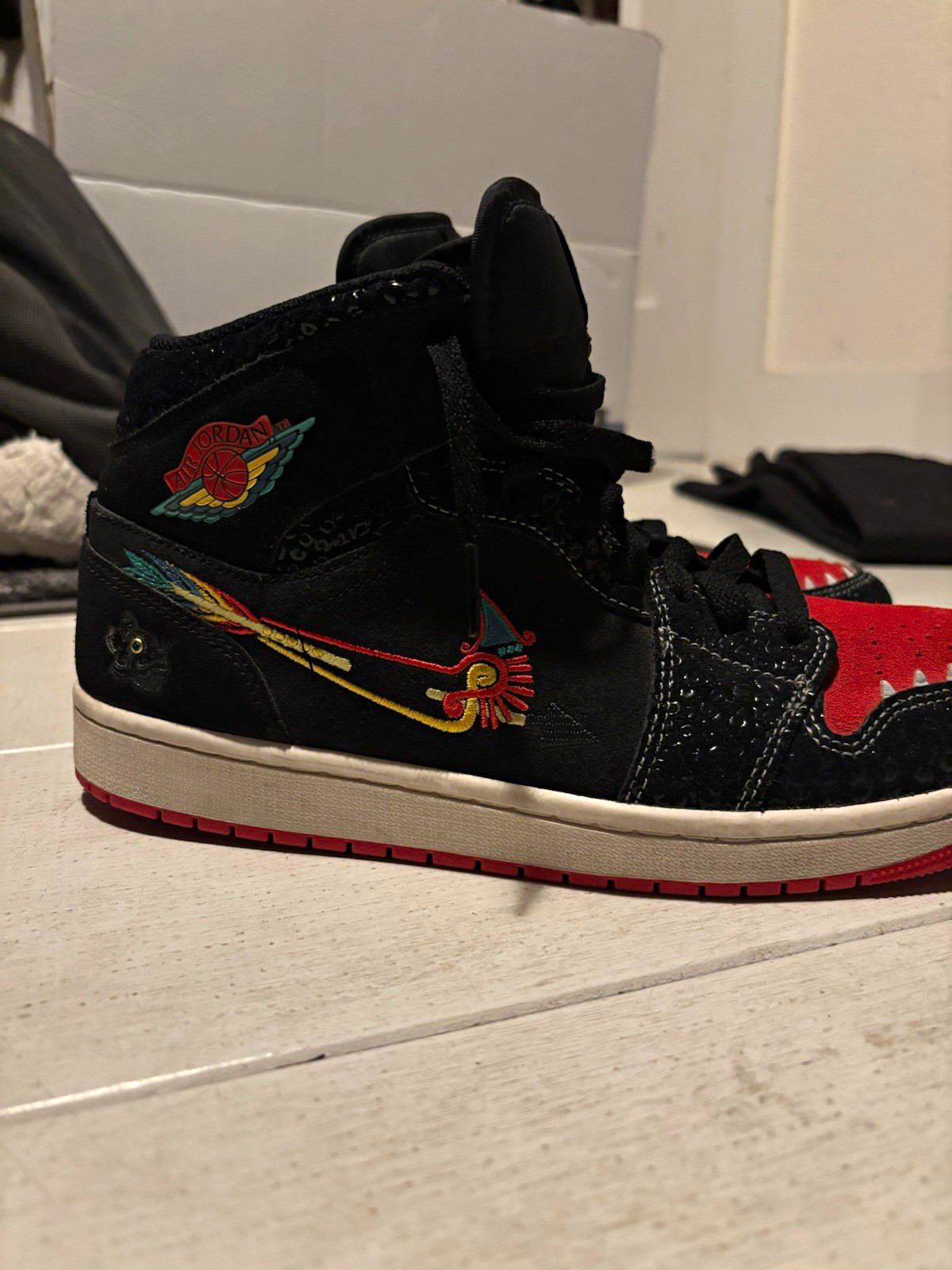 Jordan Air Jordan 1 Mid Siempre Familia (dia de los muertos)