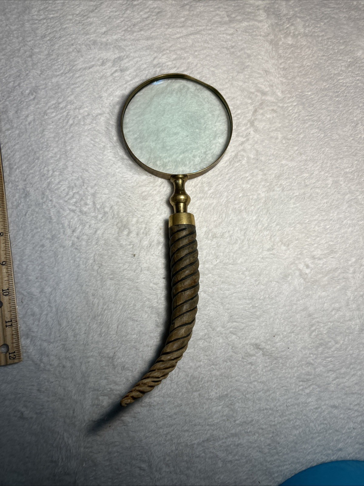 Vintage Carved Resin Horn Handle Brass Magnifying Glass Spiral Carved Desk Decor Vintage Carved Resin Horn Handle Brass Magnifying Glass Spiral Carved Desk Decor