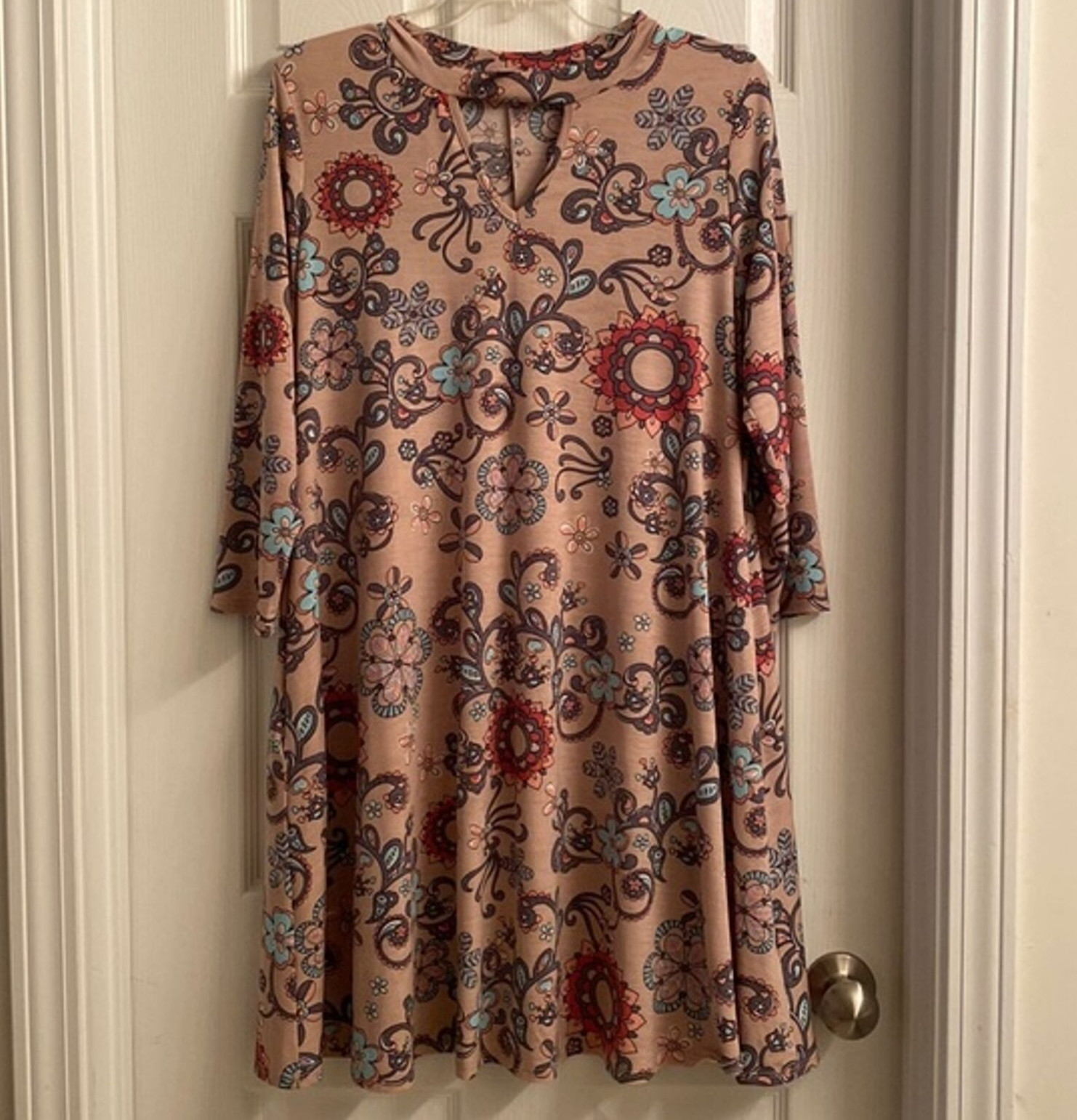 Kendra\'s Boutique Flare Dress Size Medium Key Hole Neck Pink Floral USA Made