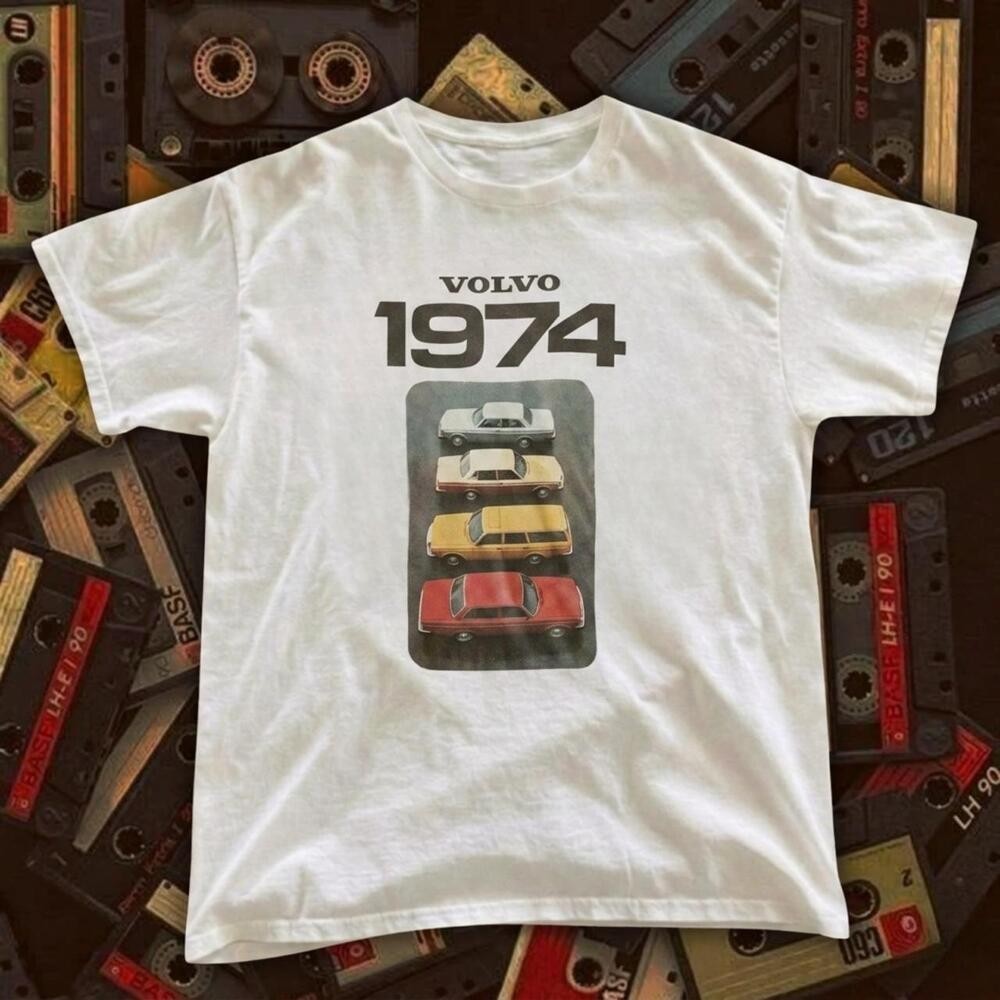 1974 Old Volvo Four Classic Cars Graphic Retro Car Lover Casual T-Shirt