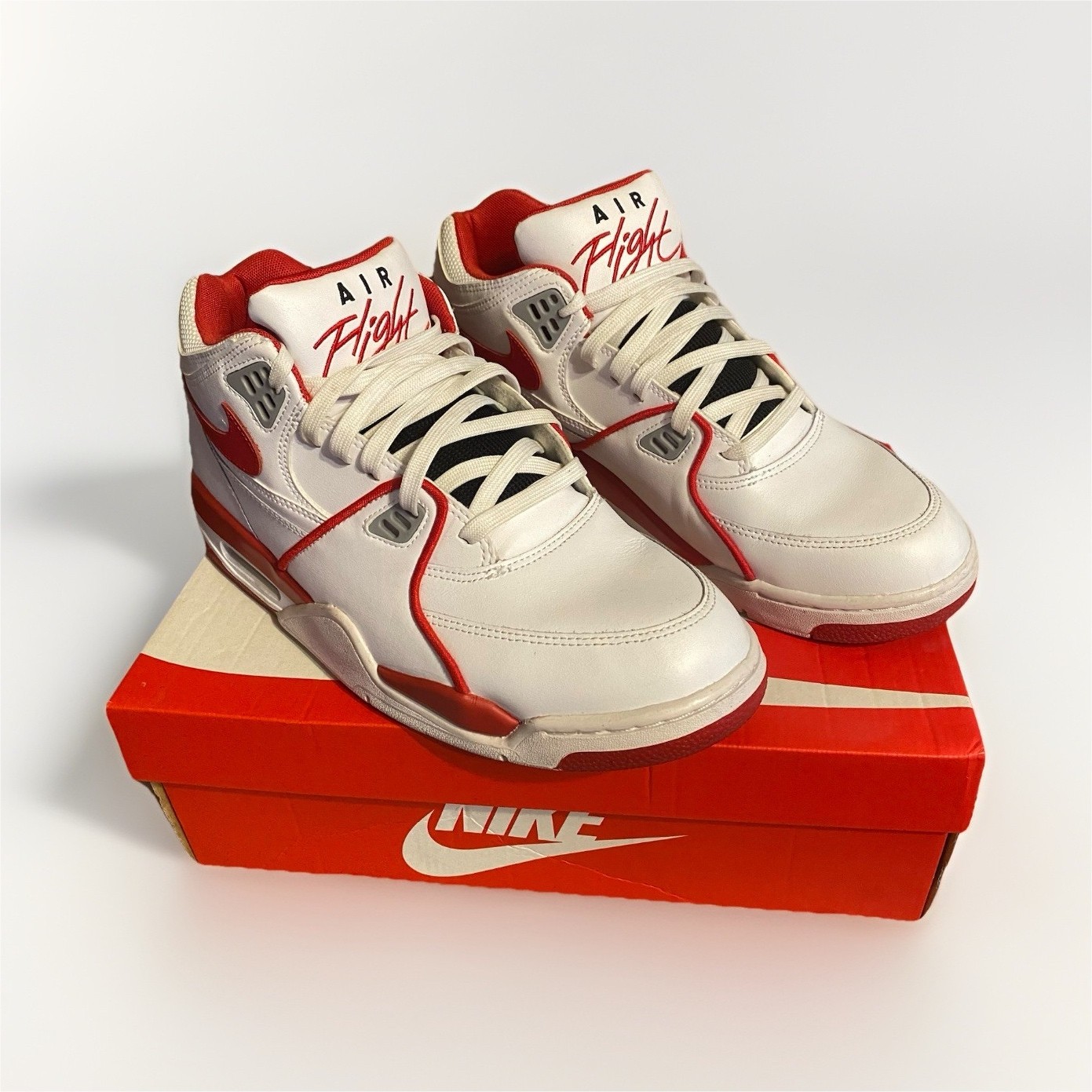 Size 10.5 Nike Air Flight Mid Top Lace Up White/Red Men’s Athletic Sneakers