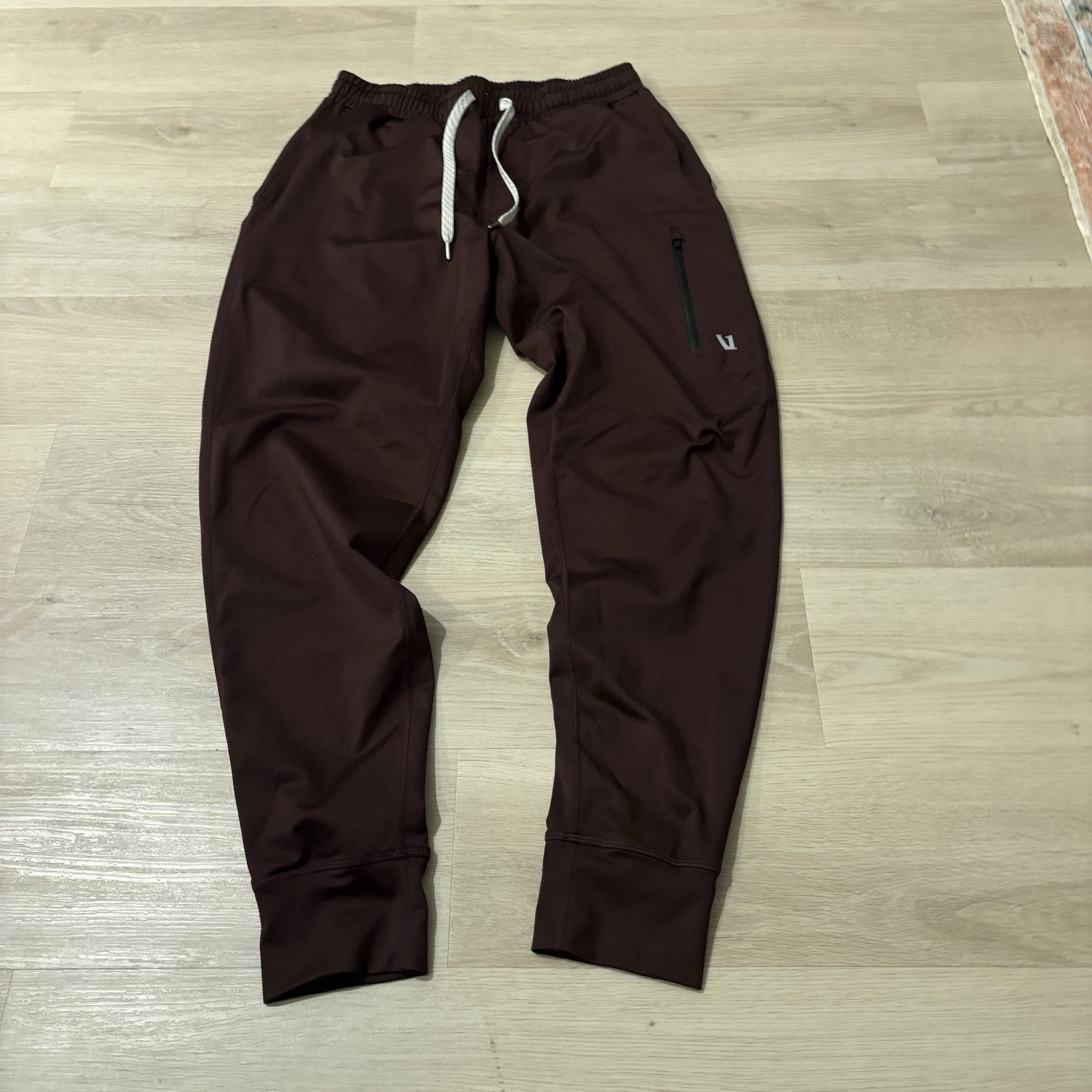 Vuori Sunday Performance Joggers Men\'s Small Burgundy 26x27 Drawstring