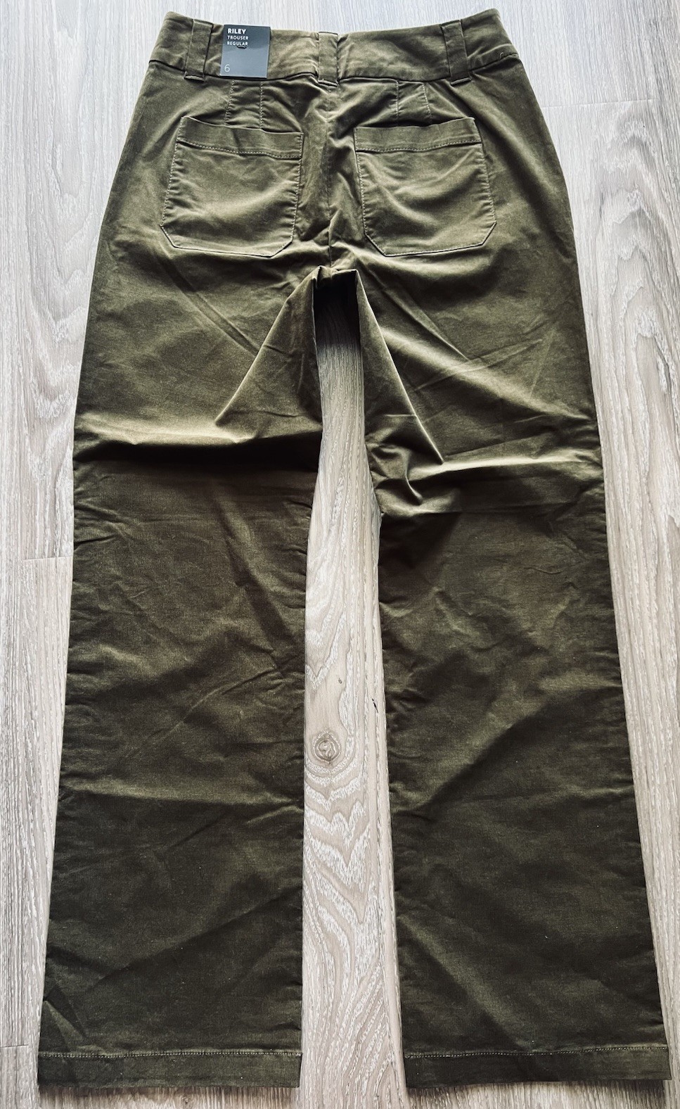NWT WHBM White House Black House RILEY Corduroy TROUSER Straight Pants sz 6 29” NWT WHBM White House Black House RILEY Corduroy TROUSER Straight Pants sz 6 29”