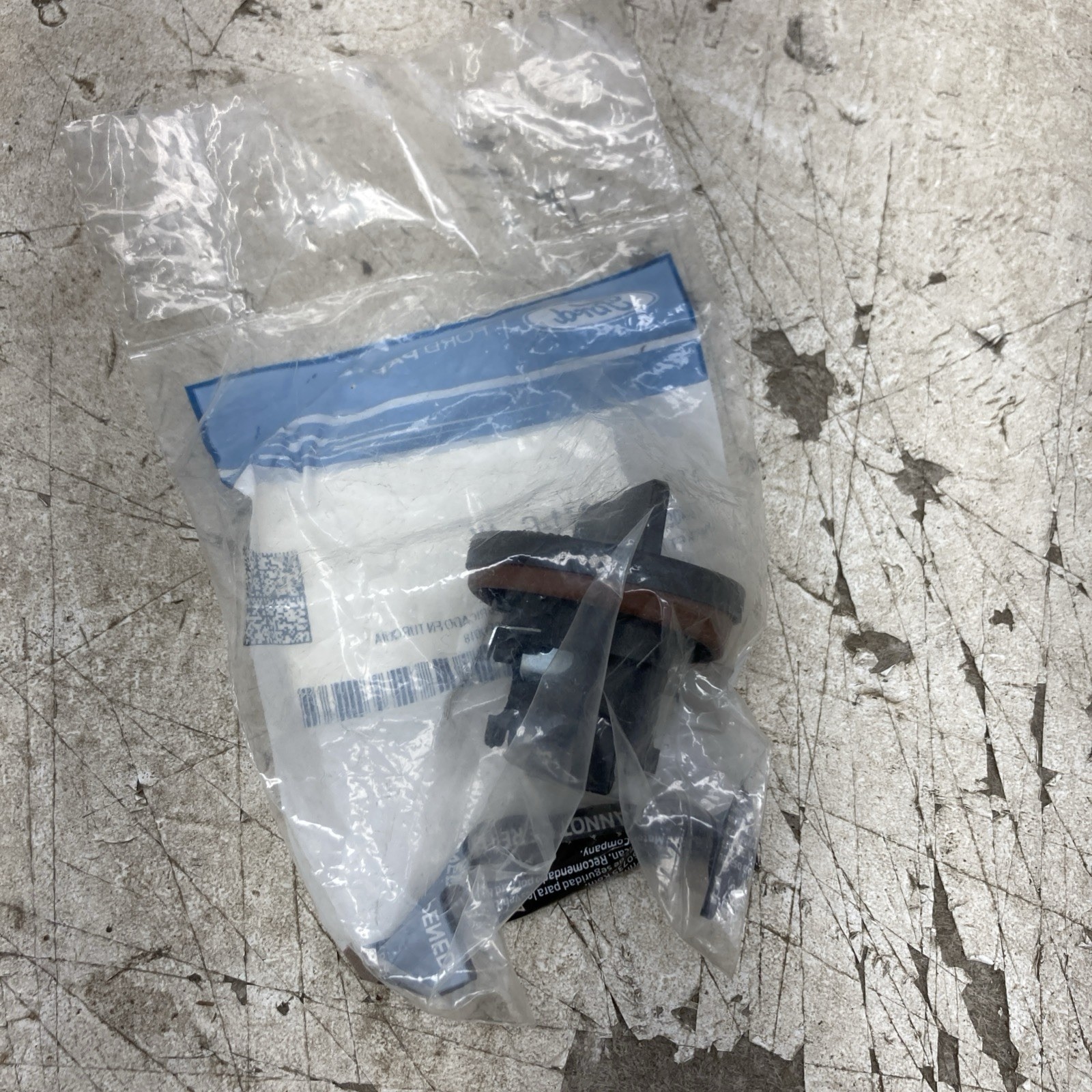 Genuine Ford Turn Signal Light Socket 9T1Z13K371C (New Old Stock) Genuine Ford Turn Signal Light Socket 9T1Z13K371C (New Old Stock)