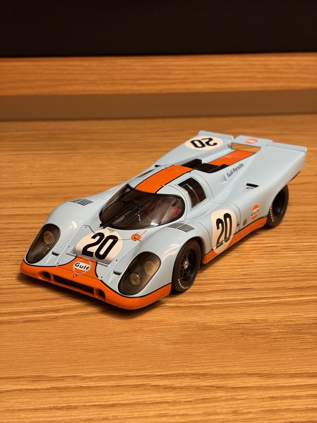 AUTOart Porsche 917K #20 Winner Gulf Racing 1/18 AUTOart Porsche 917K #20 Winner Gulf Racing 1/18