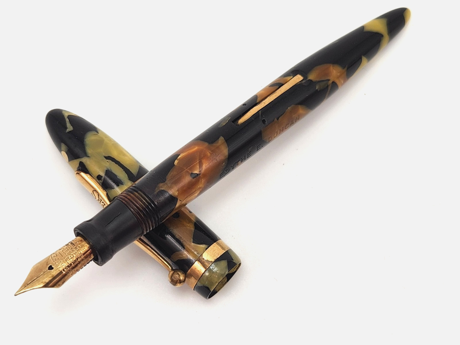 Vintage Sheaffer's Fountain Pen Lifetime Black And Pearl White Dot Vintage Sheaffer's Fountain Pen Lifetime Black And Pearl White Dot