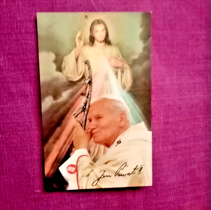 POPE JOHN PAUL II RELIC EX INDUMENTIS 2ST CLASS PRIVATE SECRETARY CARDINAL GIFT POPE JOHN PAUL II RELIC EX INDUMENTIS 2ST CLASS PRIVATE SECRETARY CARDINAL GIFT