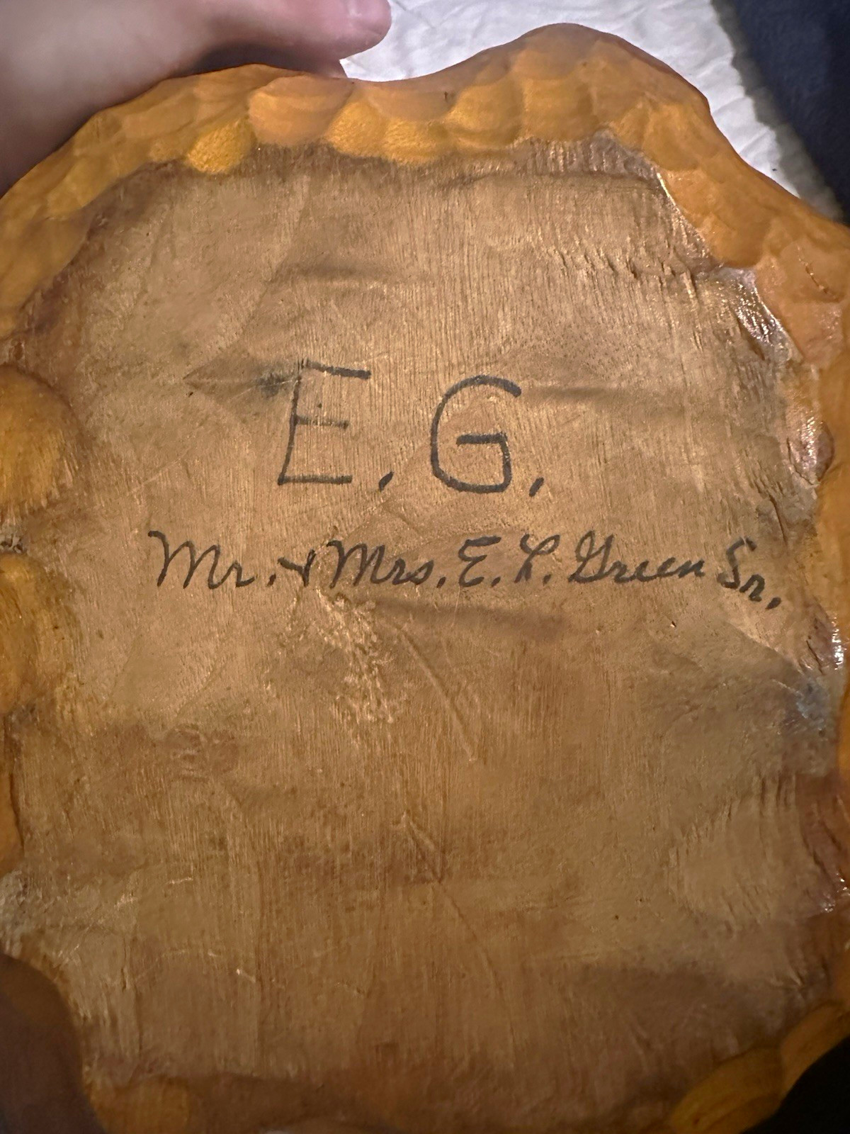 Vintage Hand-Carved Wood Leaf Bowl, Brown, Sculpted Handle, “E.G.” Inscription Vintage Hand-Carved Wood Leaf Bowl, Brown, Sculpted Handle, “E.G.” Inscription