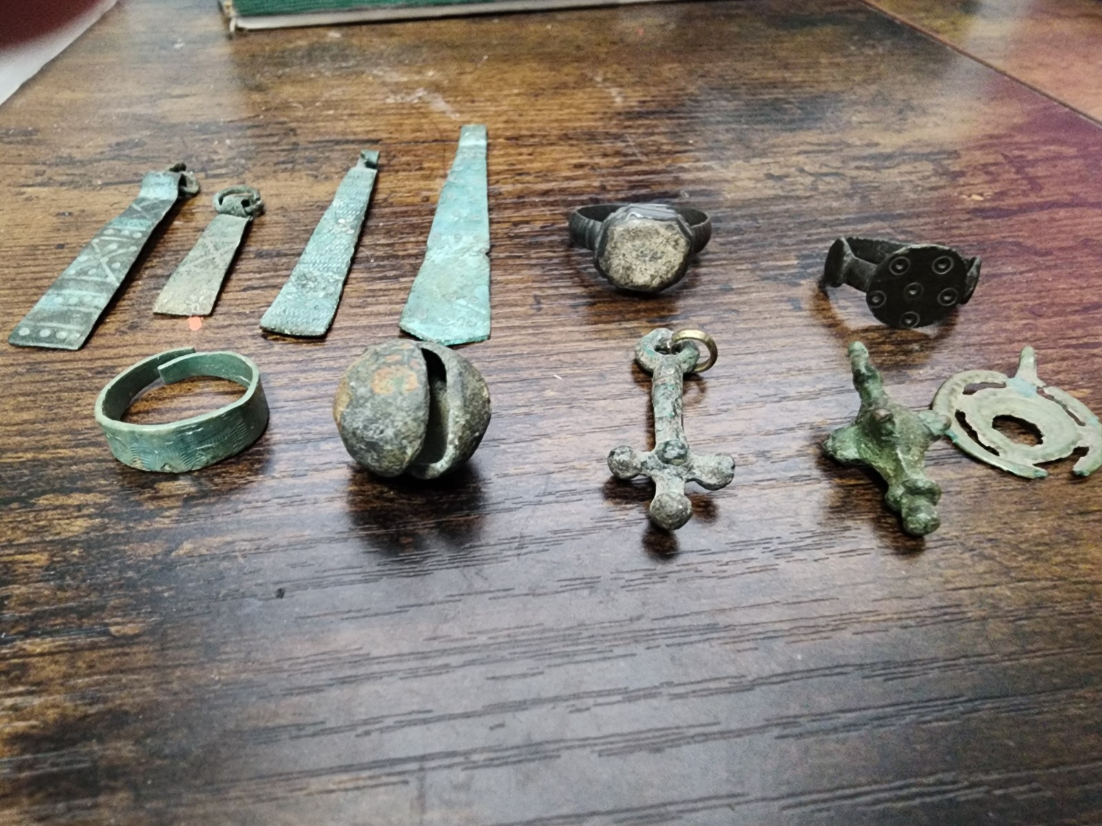 Antique Bronze Age and viking period Artifacts Rings Pendants jewelry