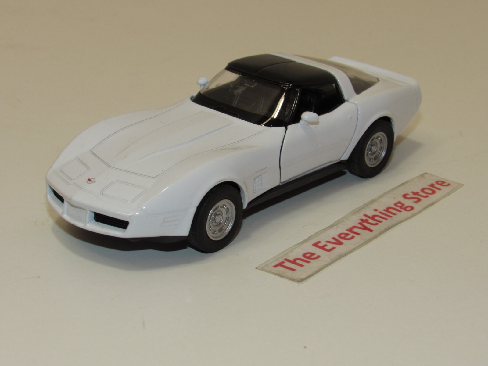WELLY 82 CHEVY CORVETTE 4.75 INCHES LONG BRIGHT WHITE 43716 NO BOX  