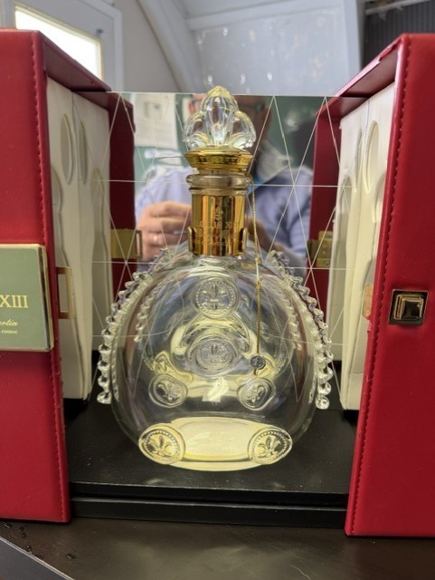 Baccarat Remy Martin Louis XIII Cognac Crystal Glass Decanter FULL Display Case Baccarat Remy Martin Louis XIII Cognac Crystal Glass Decanter FULL Display Case