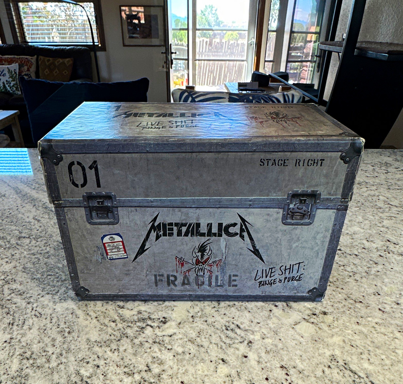 Metallica Live Shit: Vintage Binge & Purge Box Set 3 VHS + 3 CDs + Booklet NTSC Metallica Live Shit: Vintage Binge & Purge Box Set 3 VHS + 3 CDs + Booklet NTSC