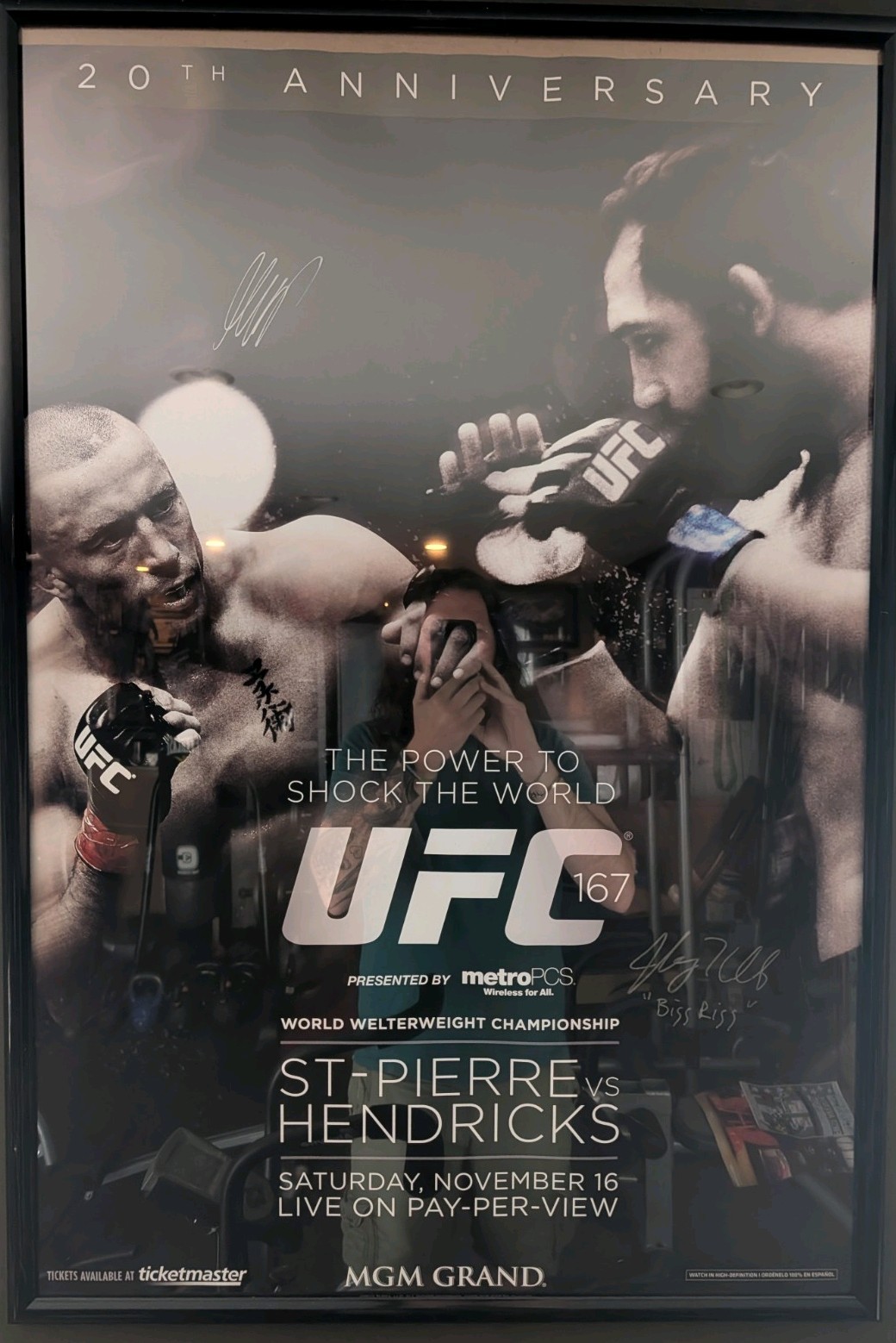 UFC 167 Event Poster Georges St-Pierre Johny Hendricks Signed Auto GSP No COA UFC 167 Event Poster Georges St-Pierre Johny Hendricks Signed Auto GSP No COA
