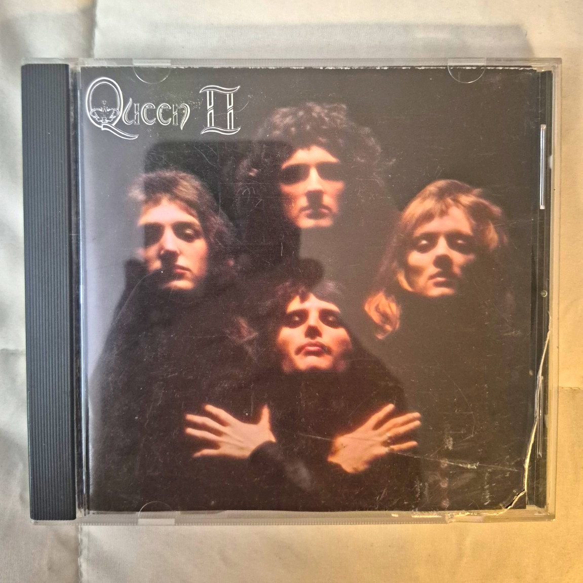 Queen Queen II CD 1991 Hollywood Records Remastered Bonus Tracks HR-61232-2 Queen Queen II CD 1991 Hollywood Records Remastered Bonus Tracks HR-61232-2