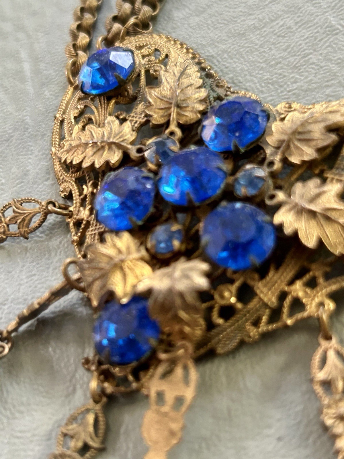 VTG CHATELAINE BLUE RHINESTONE DRESS FUR CLIP Stunning Art Nouveau