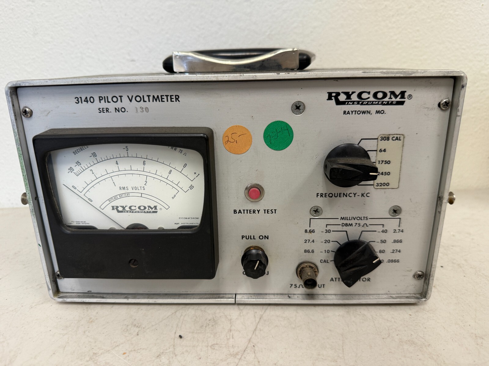 VINTAGE Rycom Instruments 3140 pilot Voltmeter VINTAGE Rycom Instruments 3140 pilot Voltmeter