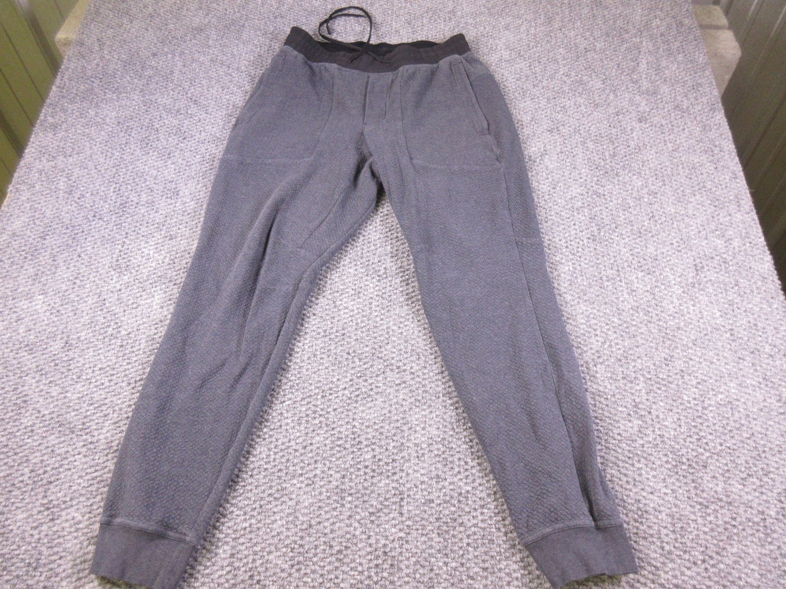Lululemon Jogger Pants Mens Medium Gray Textured Knit Elastic Waist Cuffed