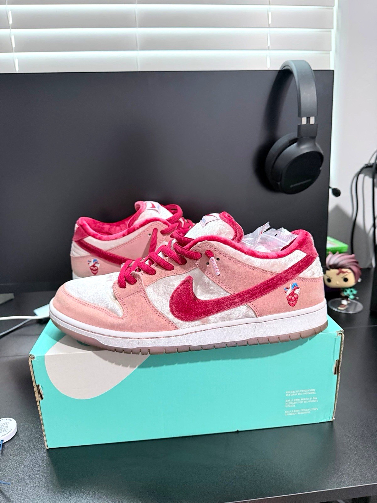 Nike SB Dunk Low Pro QS Bright Melon Gym Red Pink Skate Shoes US 12